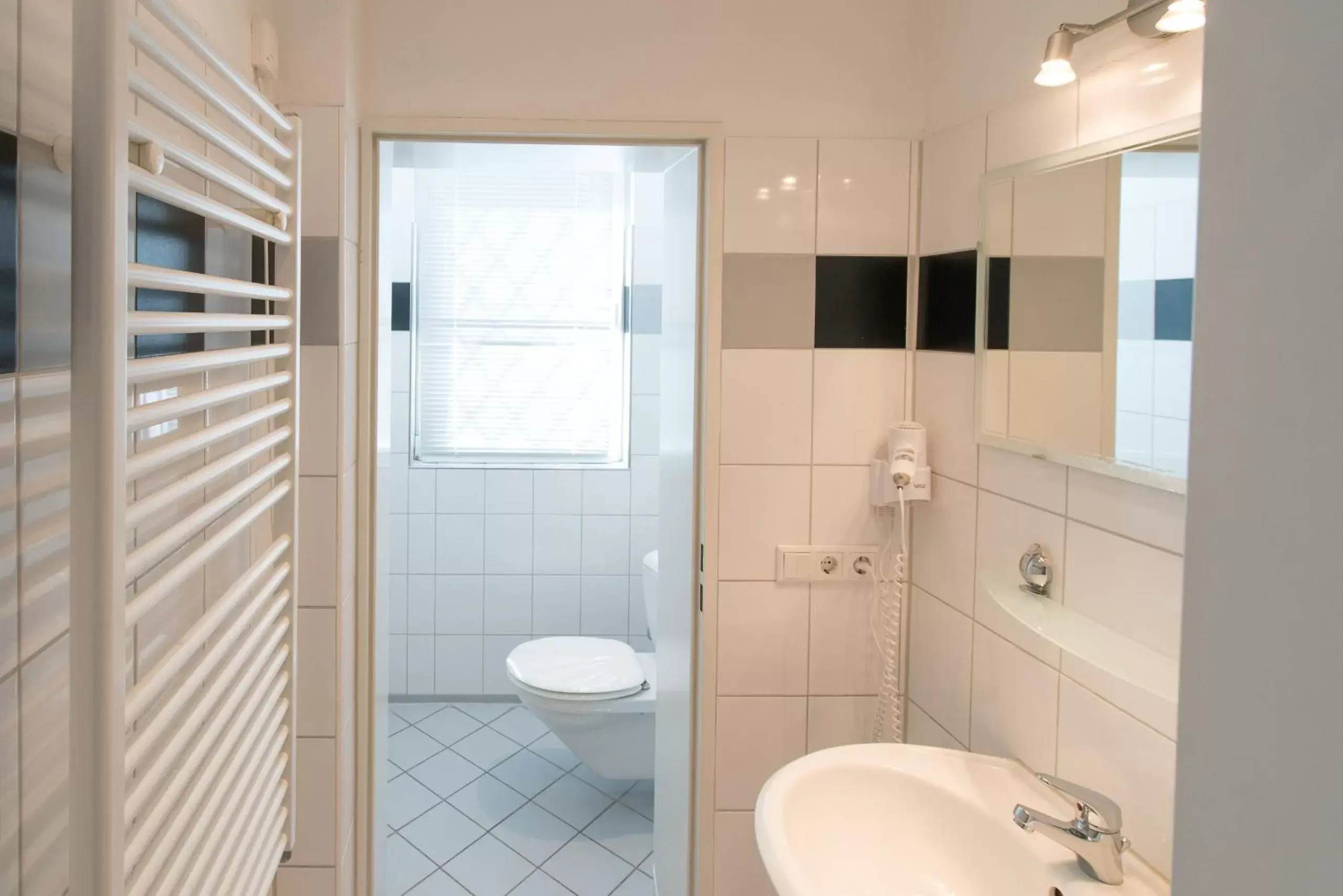 Toilet, Bathroom in Goethe Hotel Messe by Trip Inn