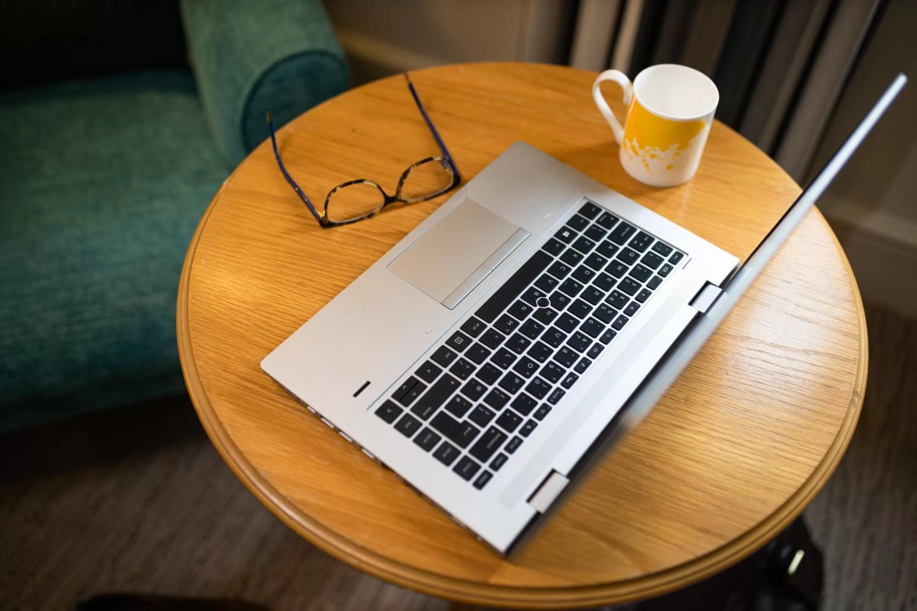 Seating area in voco Oxford Spires by IHG