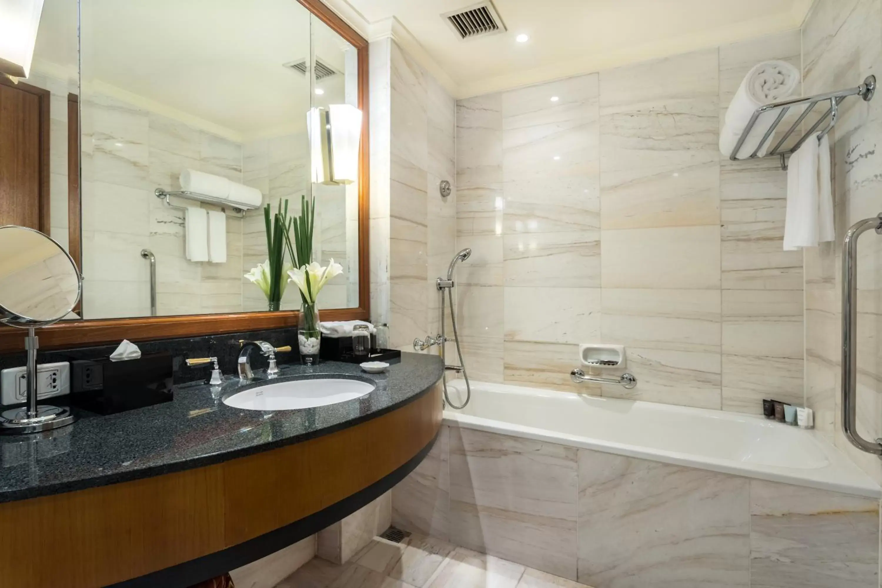 Toilet, Bathroom in Hôtel du Parc Hanoï