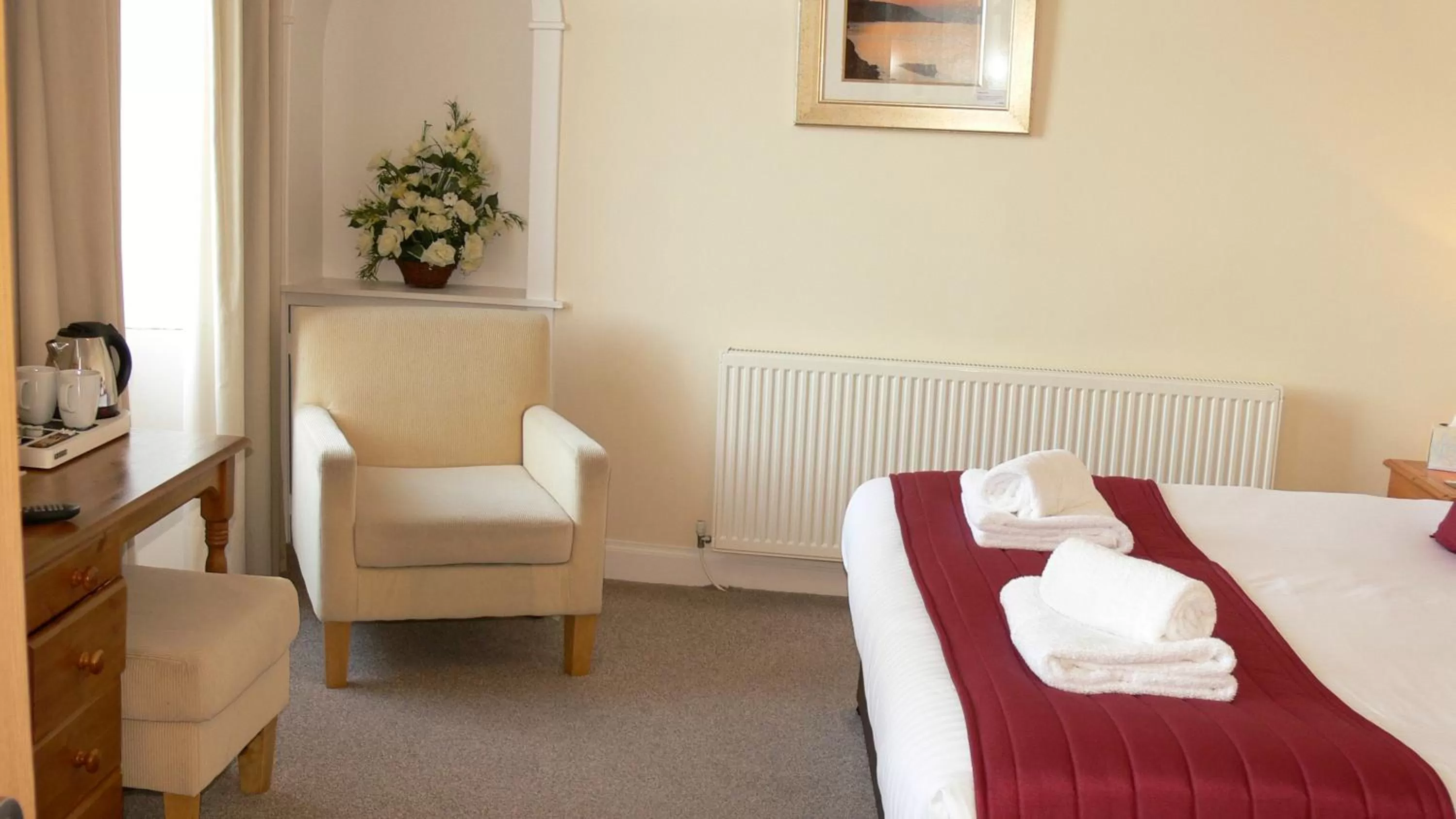 Bedroom, Bed in The Home Arms Guesthouse