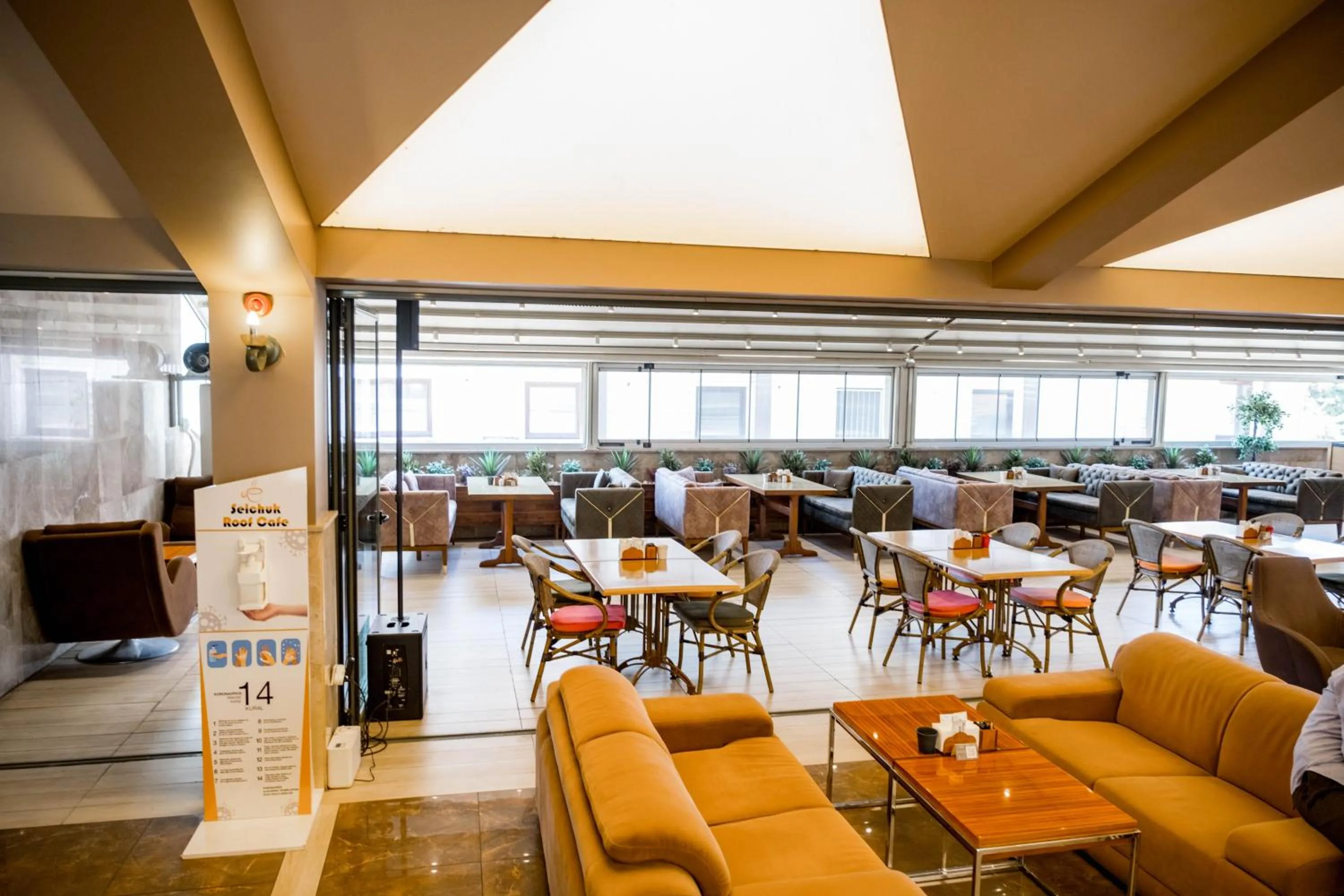 Seating area in Selçuk Hotel