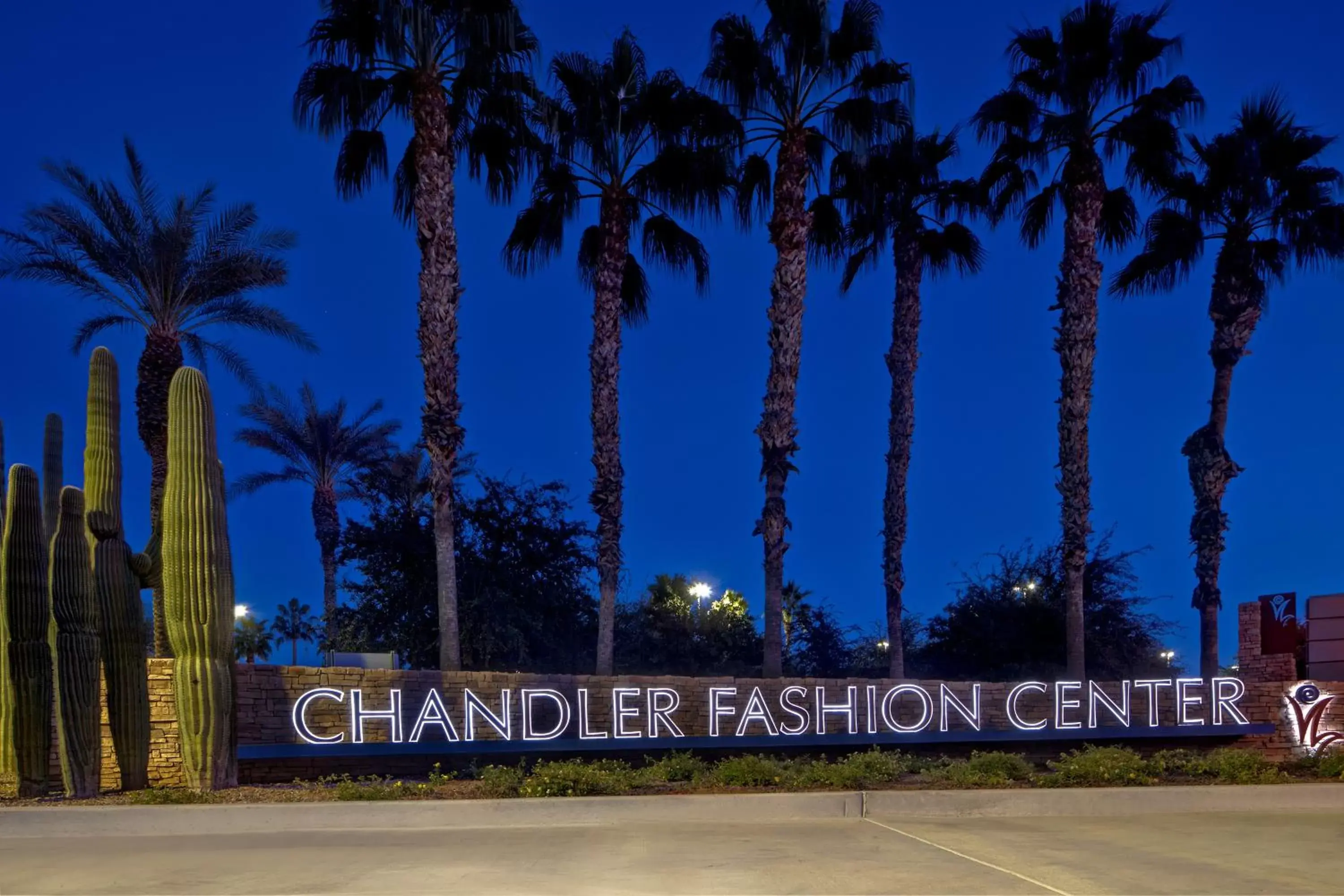 Shopping Area in Hyatt Place Phoenix Chandler - Fashion Center