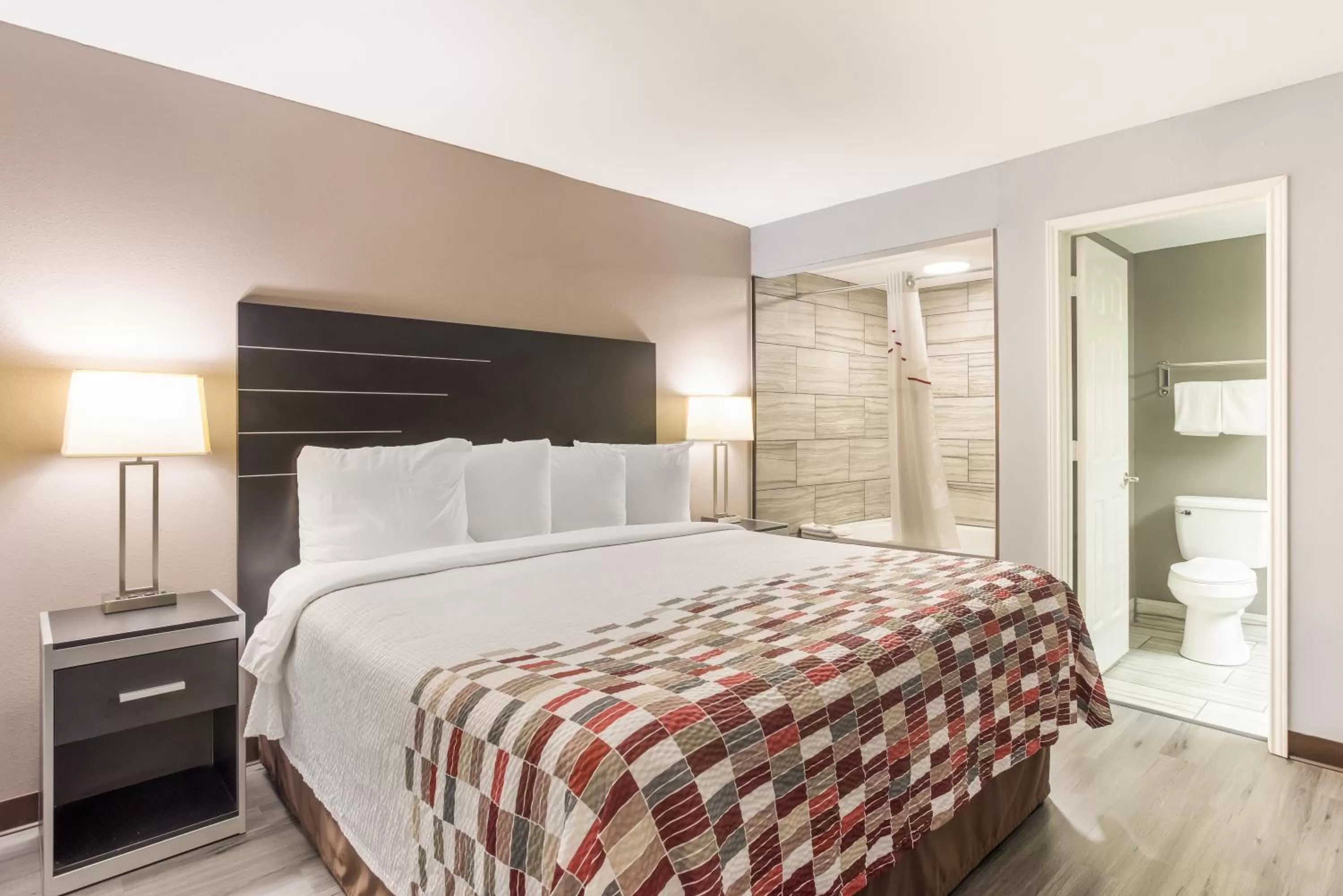 Suite King Room with Jet Spa - Non-Smoking in Red Roof Inn & Suites Athens, AL