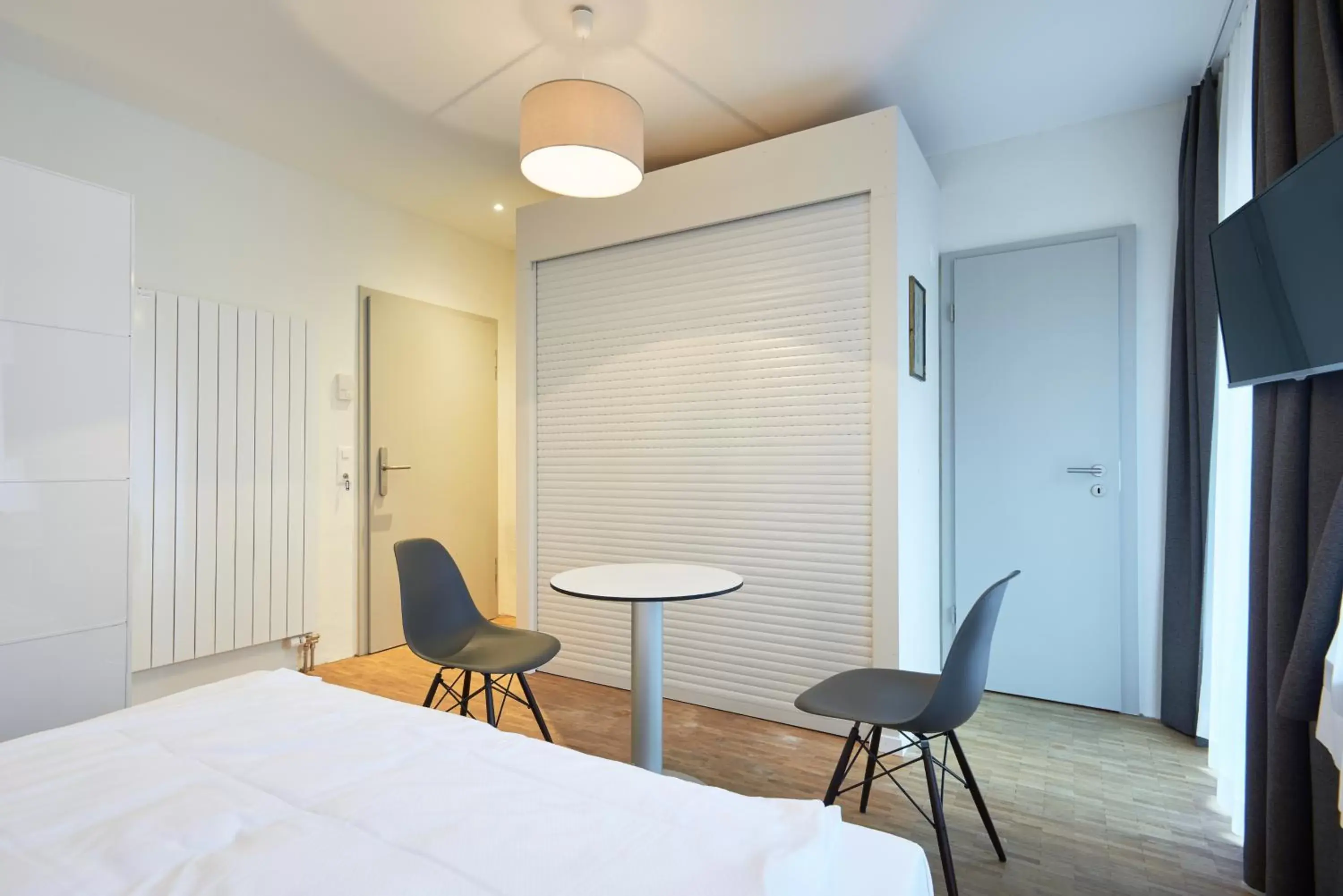 Dining area, TV/Entertainment Center in Aparthotel Hine Adon Fribourg