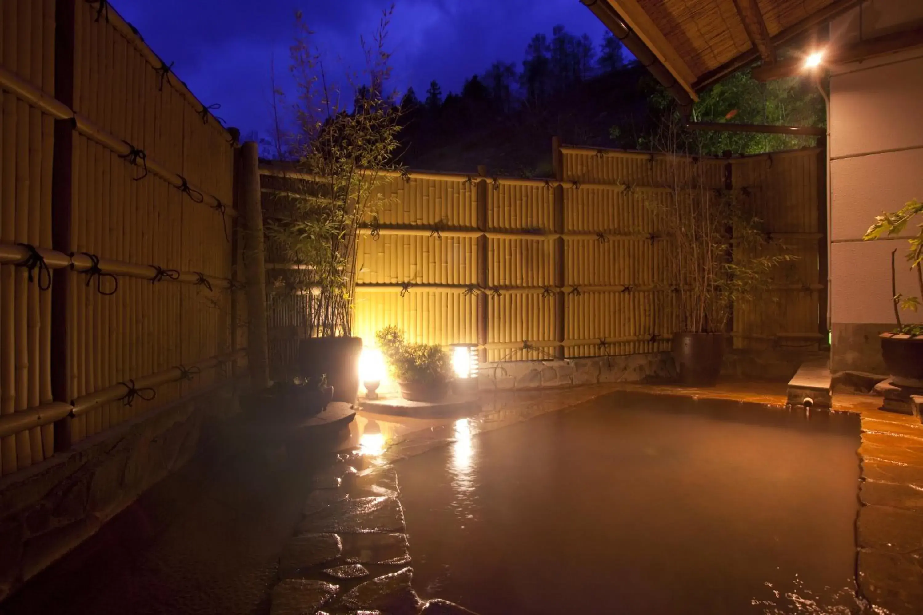 Hot Spring Bath in Shibu Onsen Sakaeya