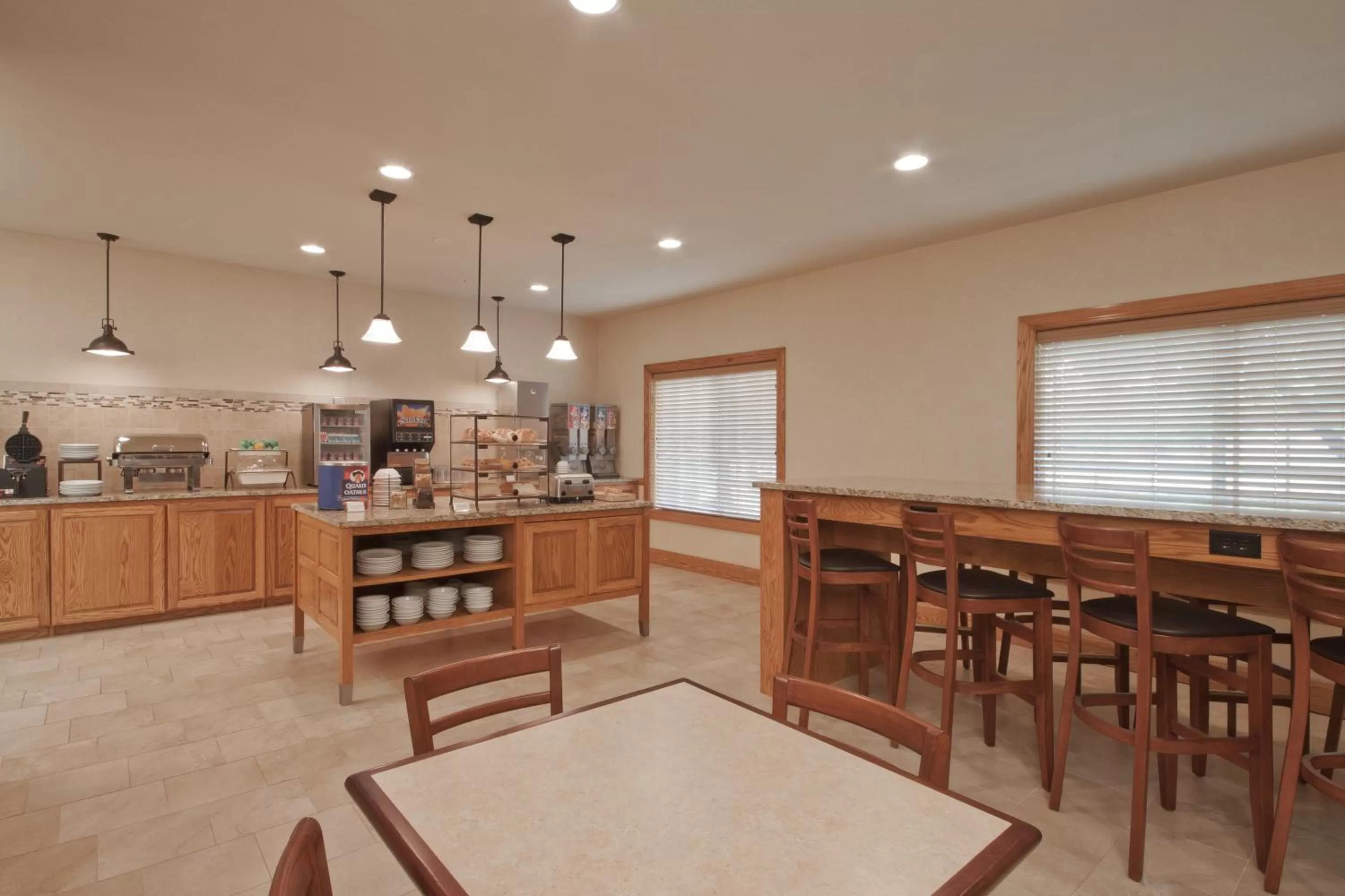 Restaurant/places to eat in Country Inn & Suites by Radisson, Davenport - Quad Cities