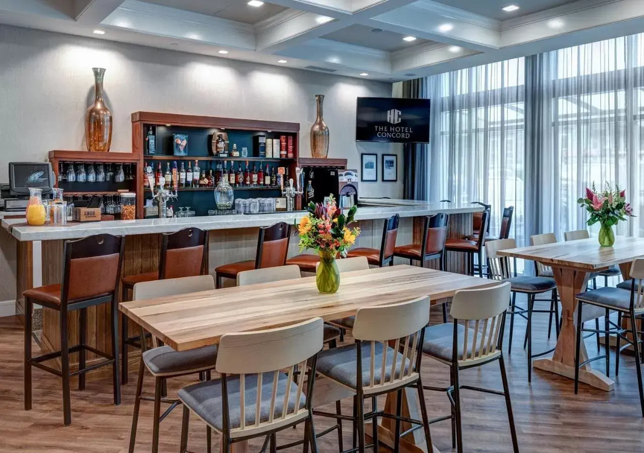 Dining area, Lounge/Bar in The Hotel Concord