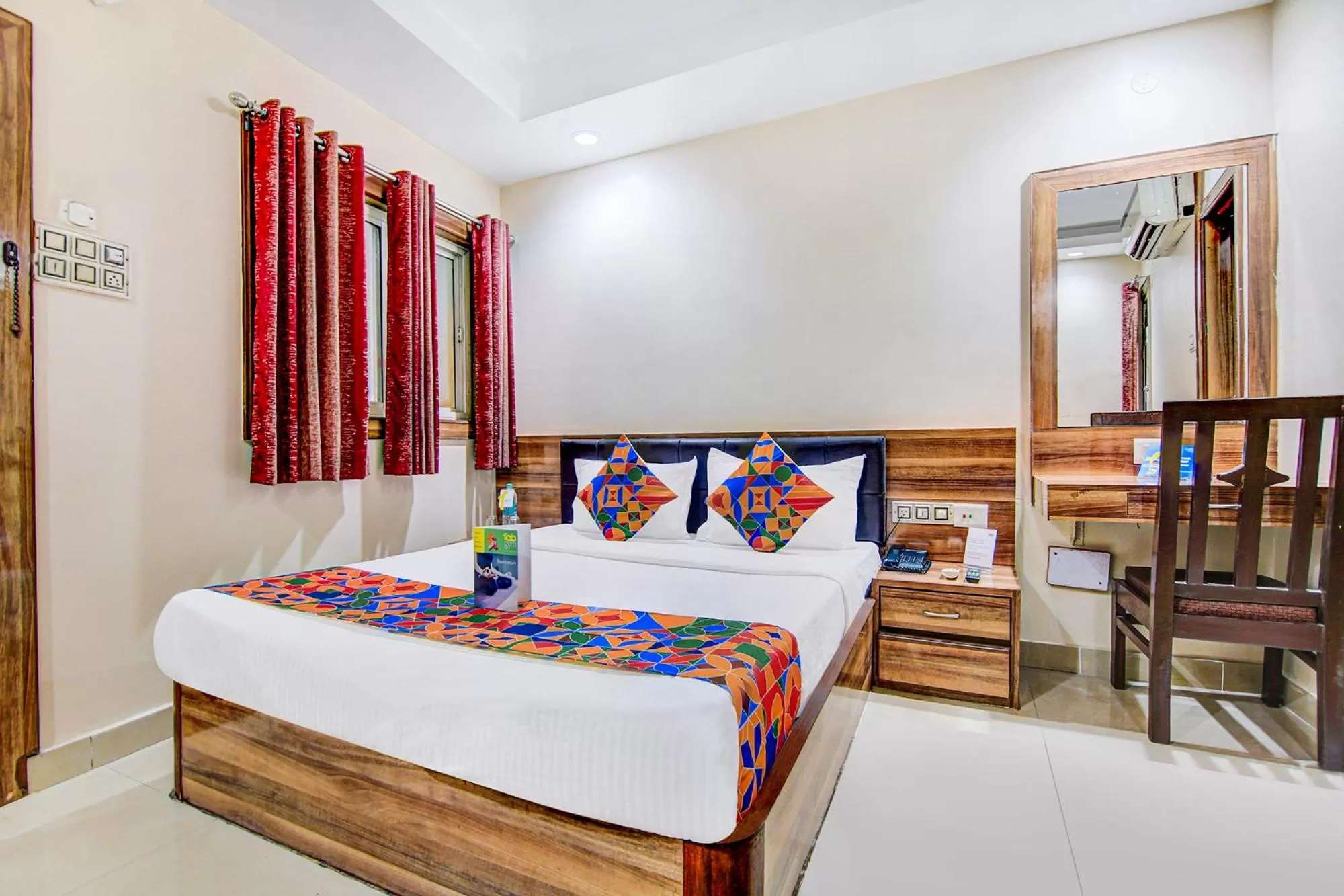 Bedroom, Bed in Via CT Palace