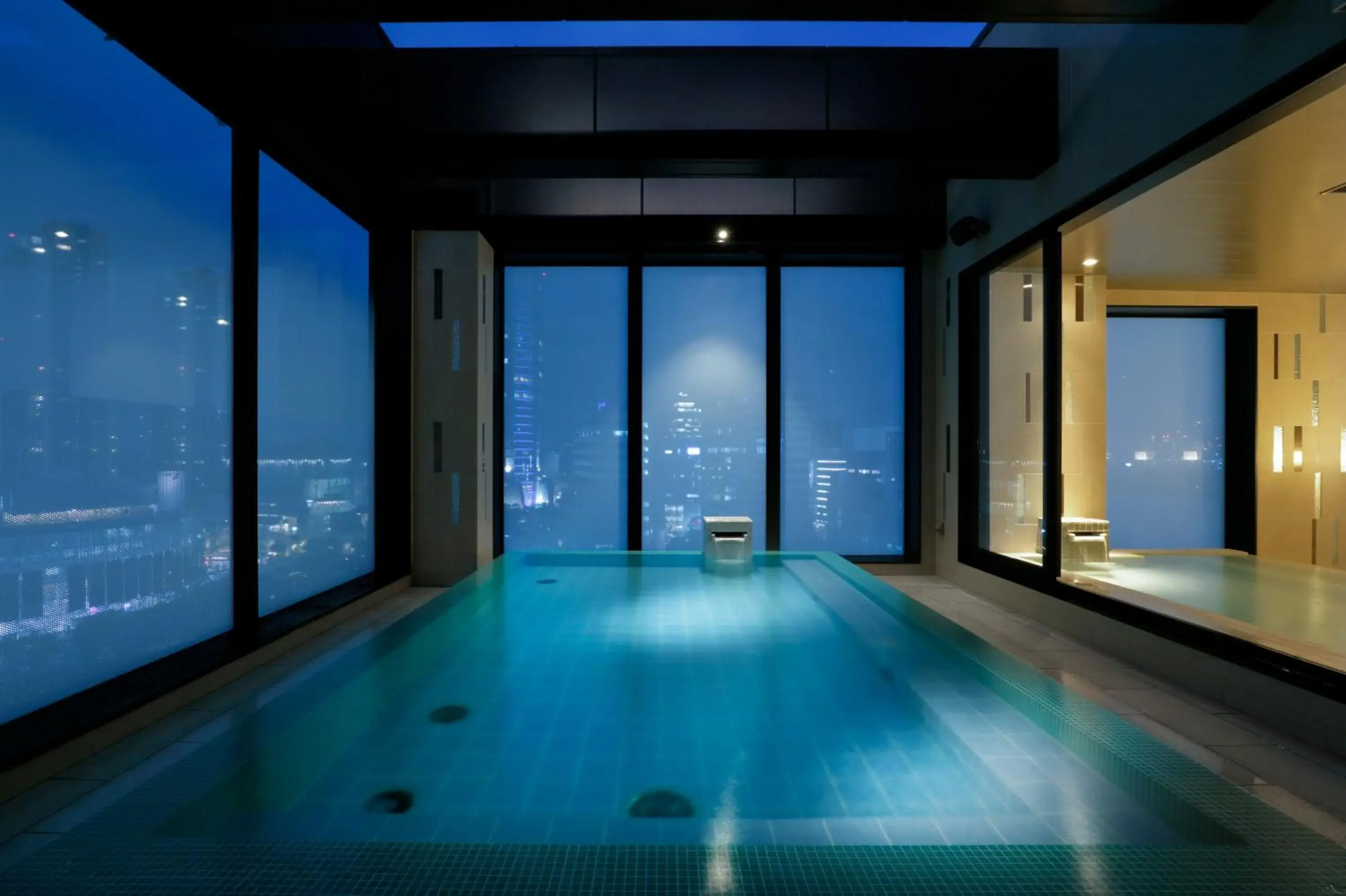 Open Air Bath, Swimming Pool in Candeo Hotels Tokyo Roppongi