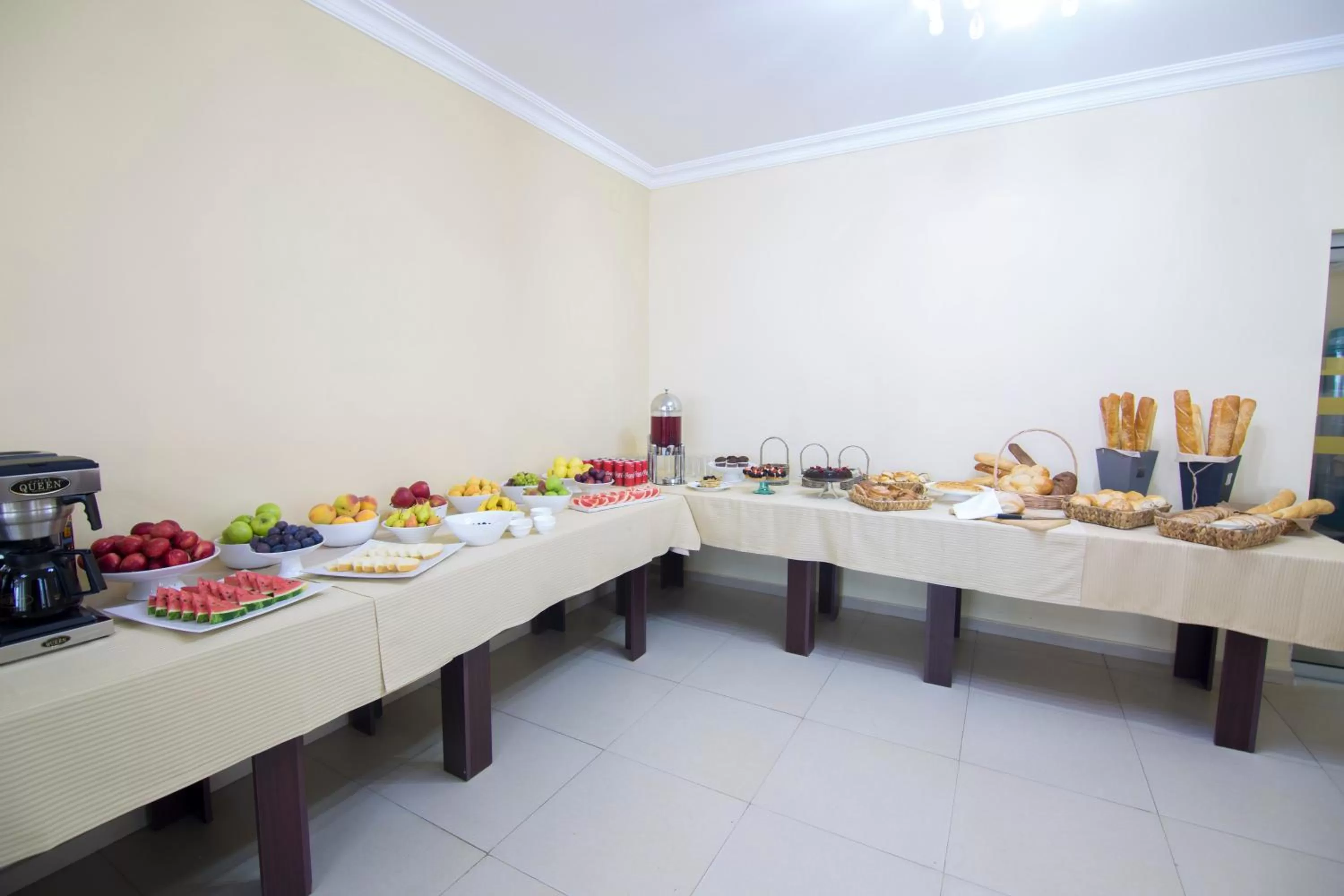 Continental breakfast in Hotel Aisi