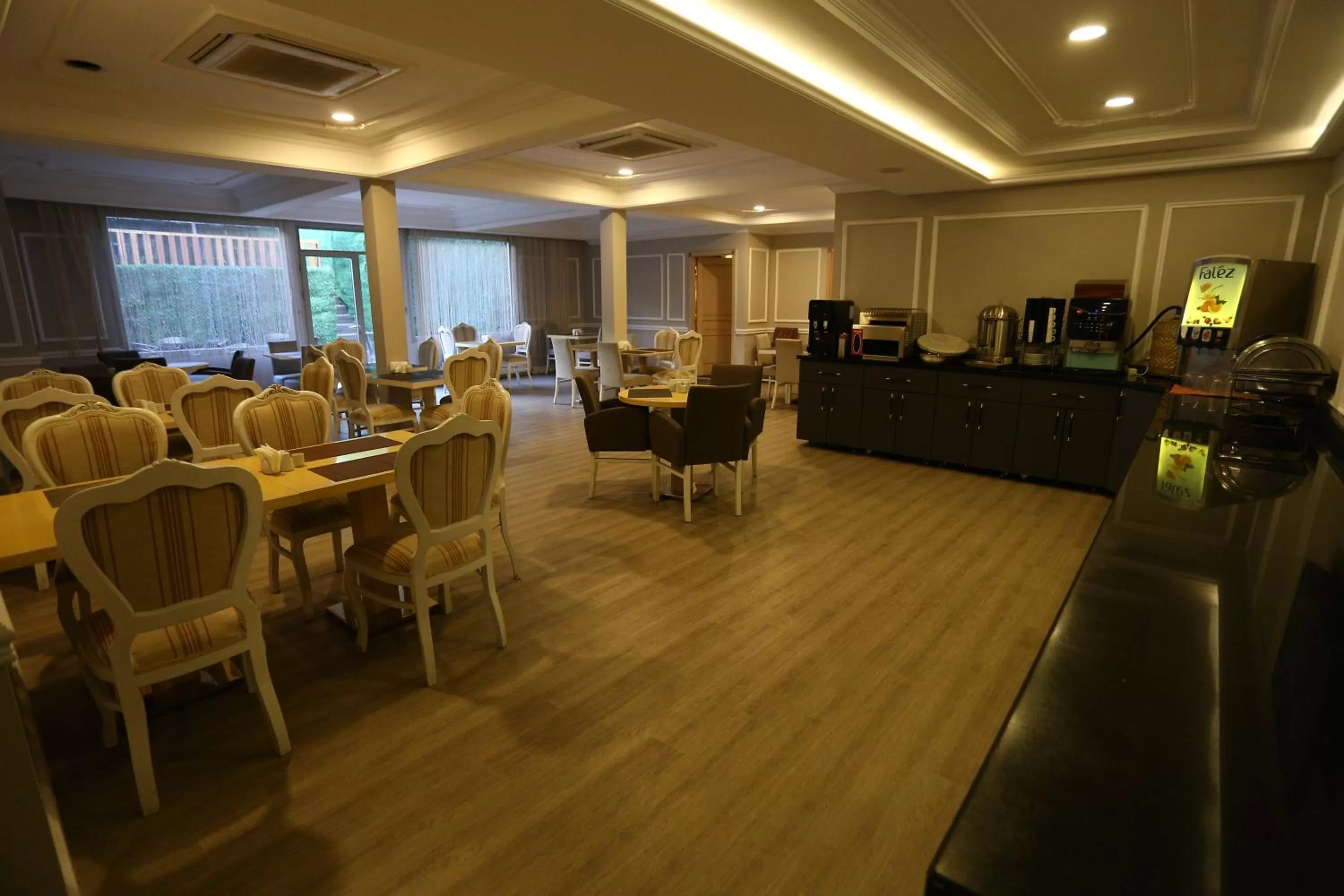Restaurant/Places to Eat in Albatros Premier Hotel