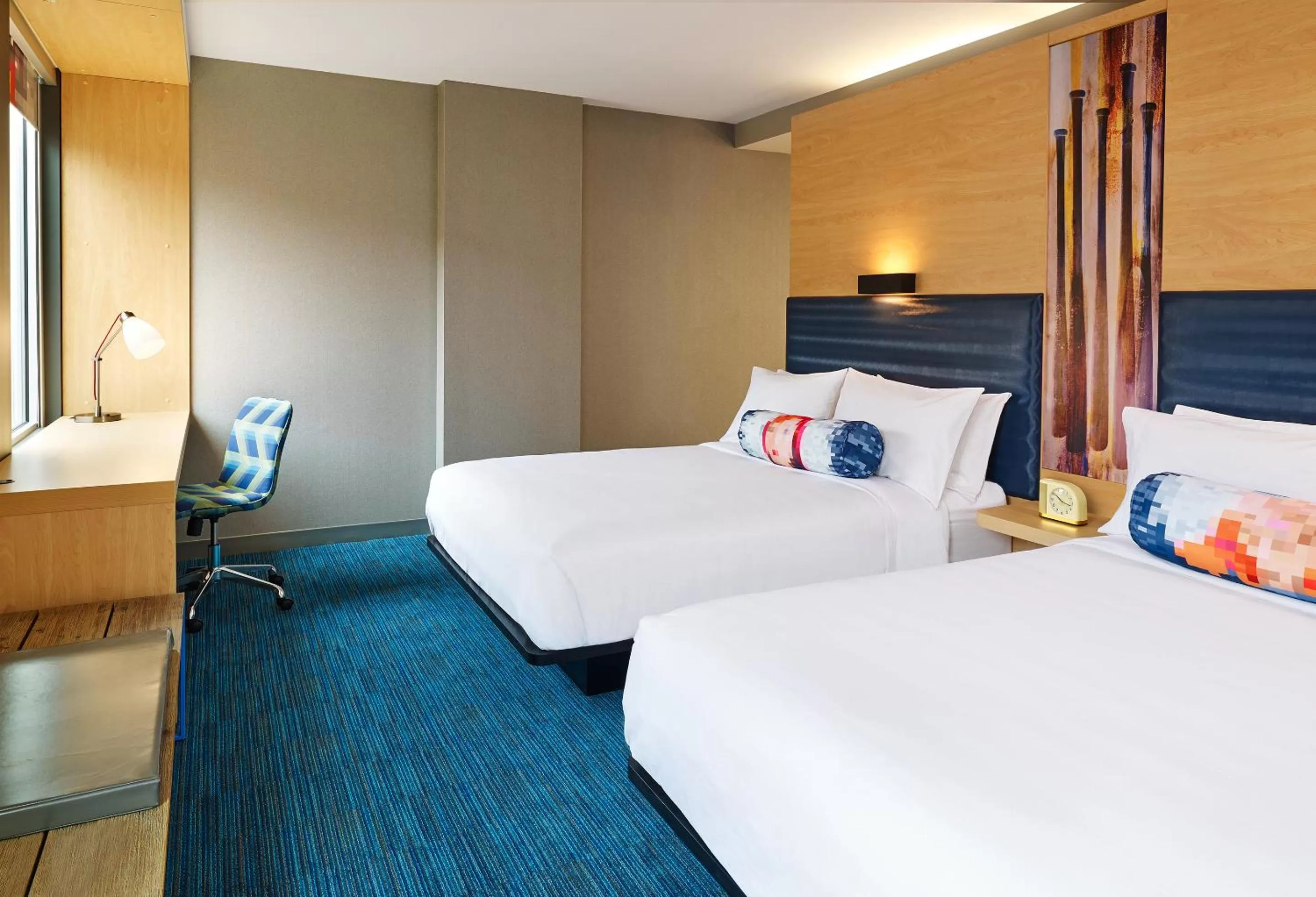 Bedroom, Bed in Aloft Louisville Downtown