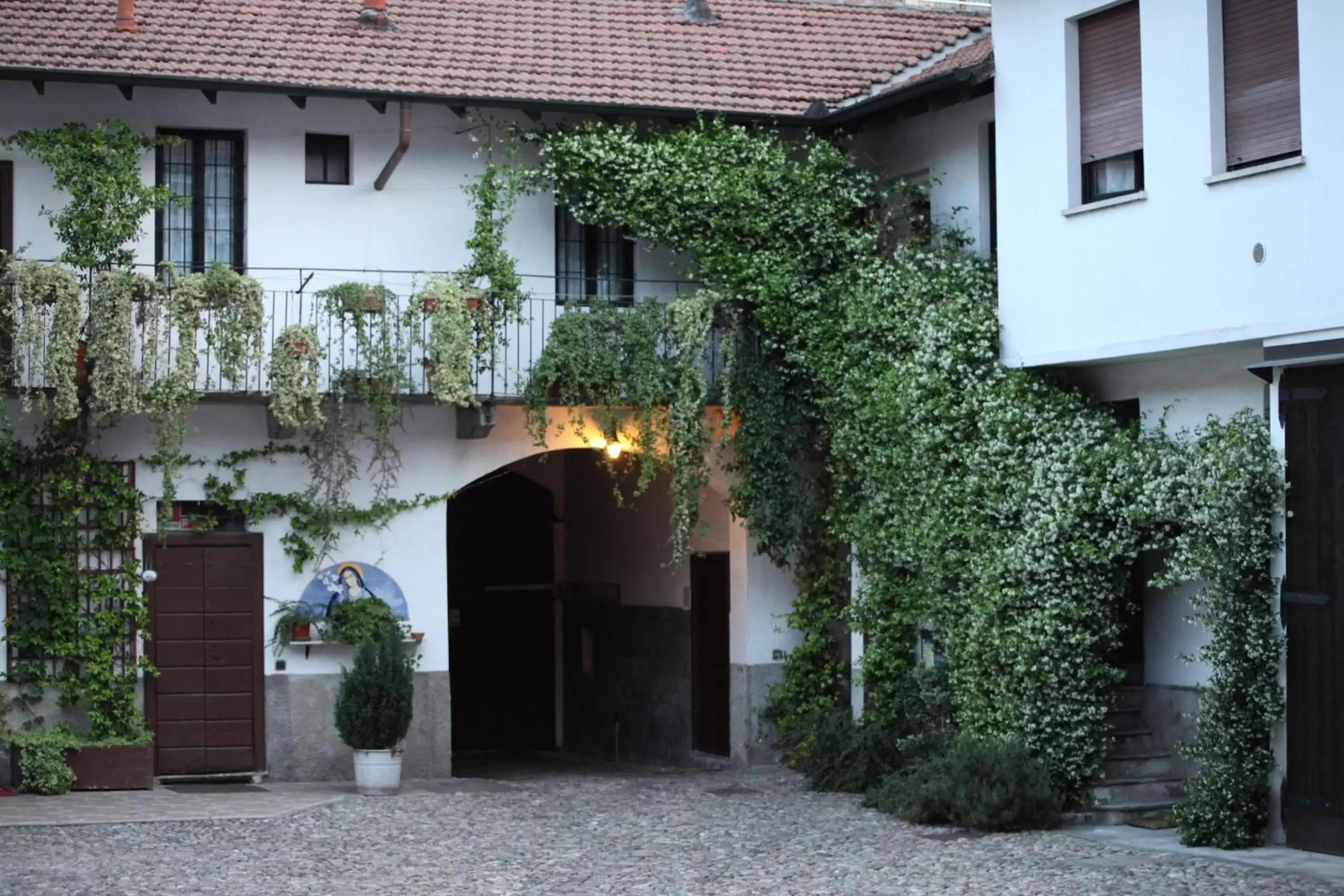 Facade/entrance, Property Building in Antica Corte Milanese