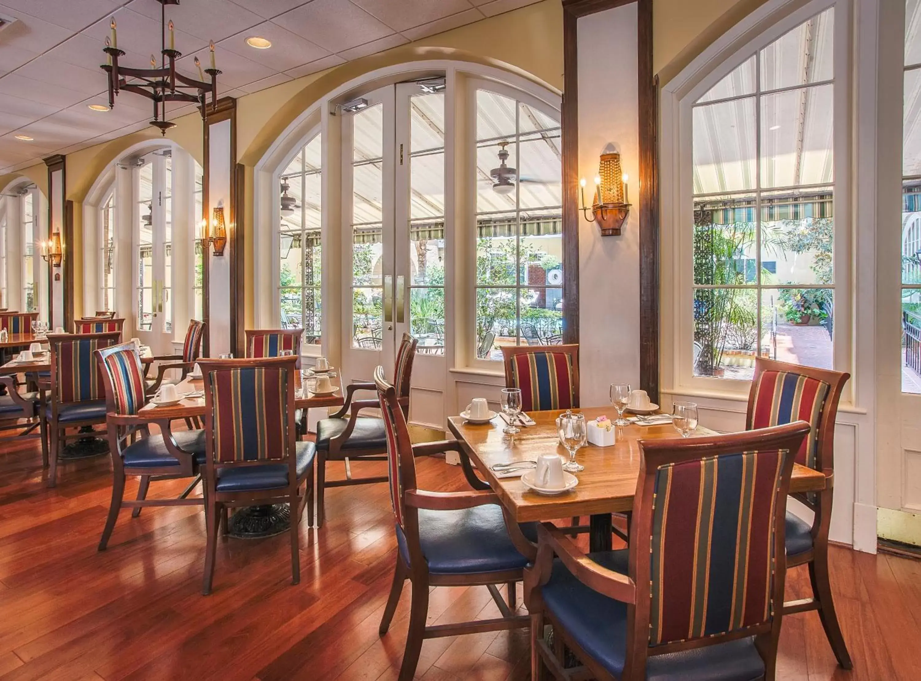 Restaurant/Places to Eat in Holiday Inn Hotel French Quarter-Chateau Lemoyne, an IHG Hotel