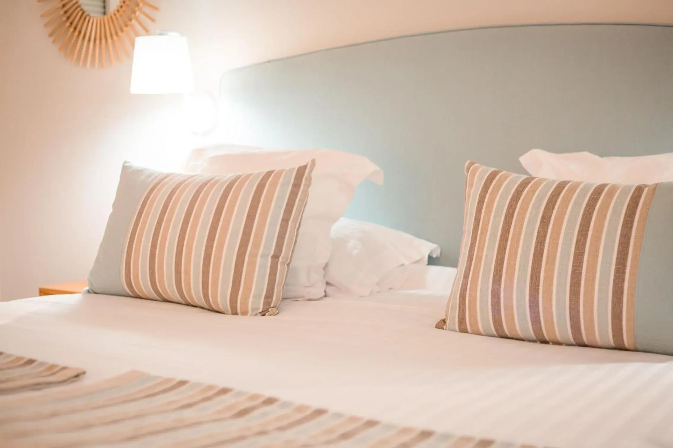 Bed in Hotel****Spa & Restaurant Cantemerle