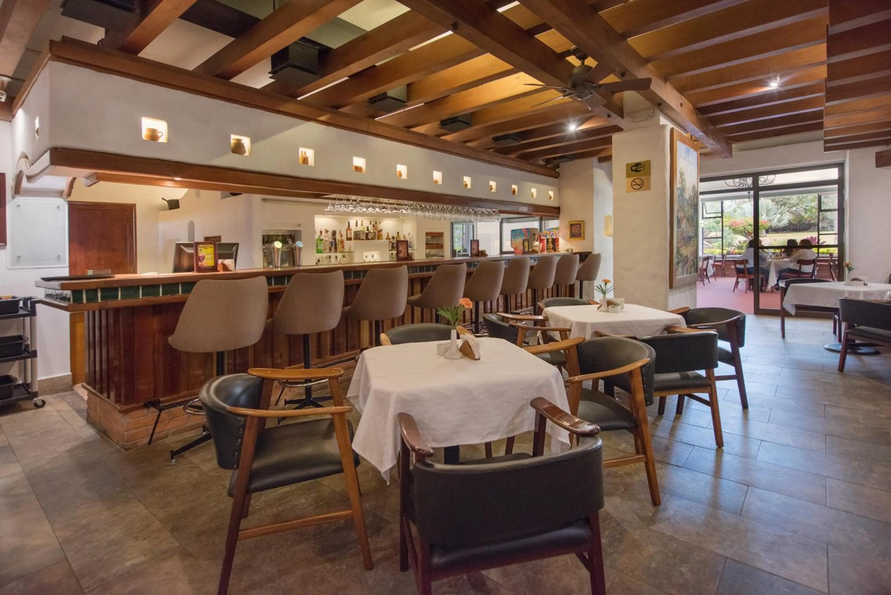 Restaurant/places to eat in Hotel Bougainvillea San José