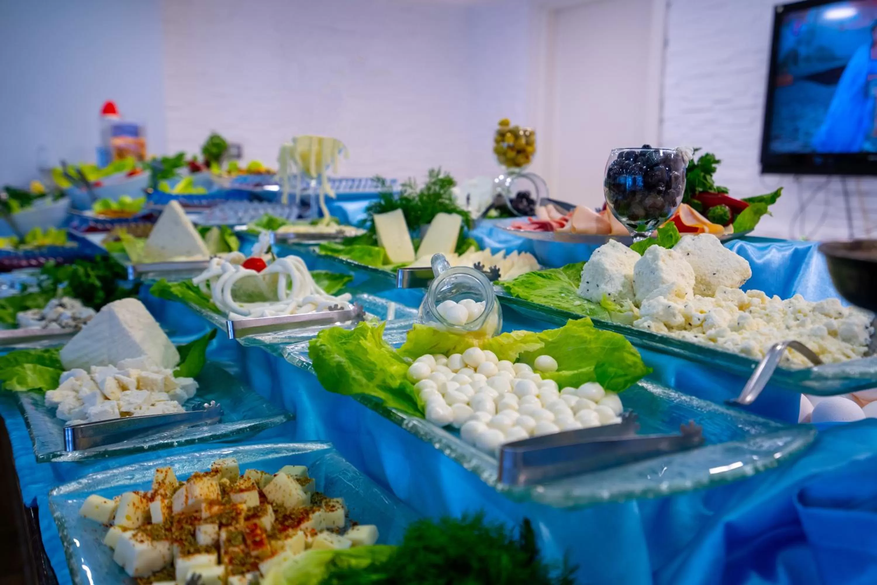 Buffet breakfast in Mevre Hotel