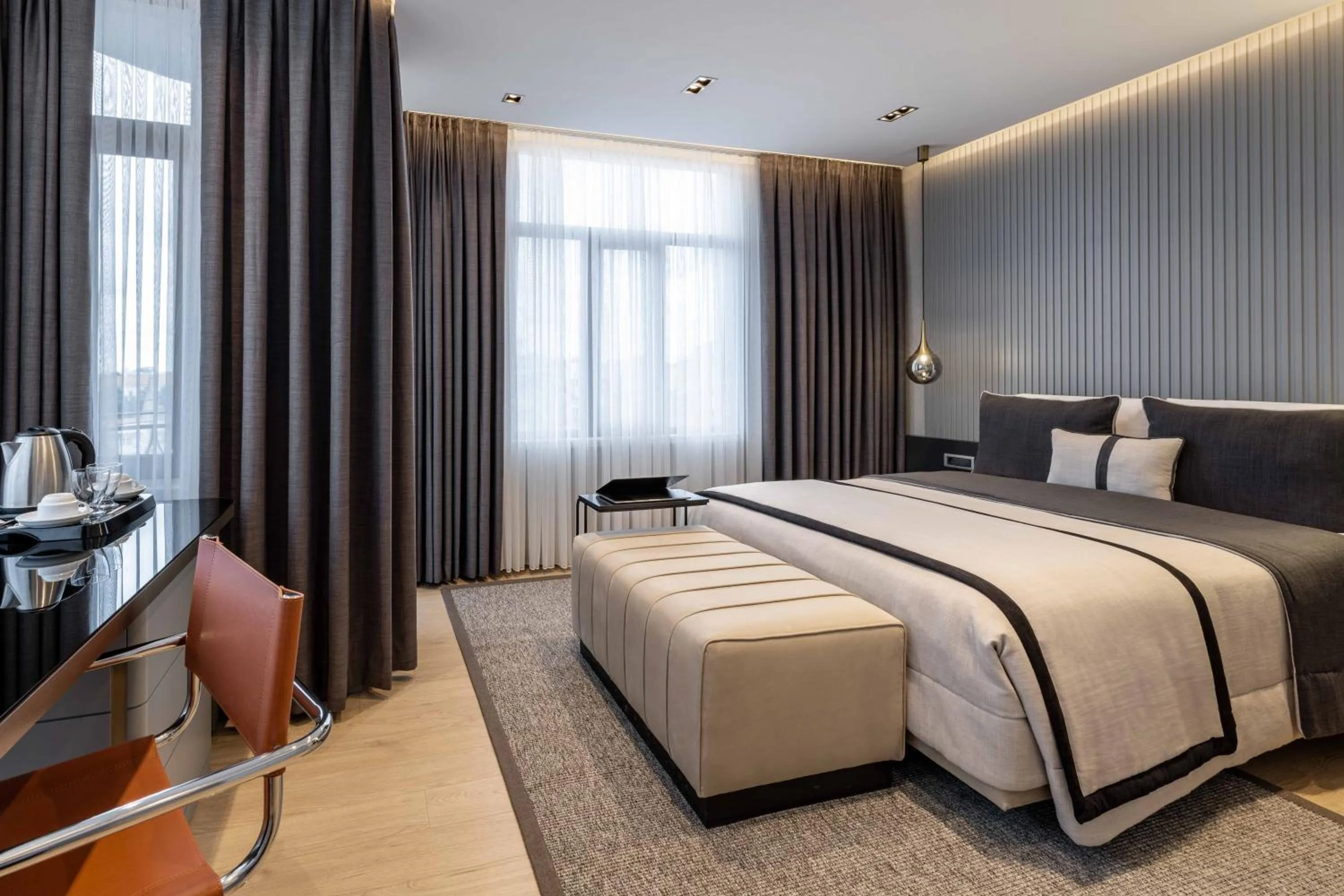 Toilet, Bed in Hotel Villa Zurich-Special Category