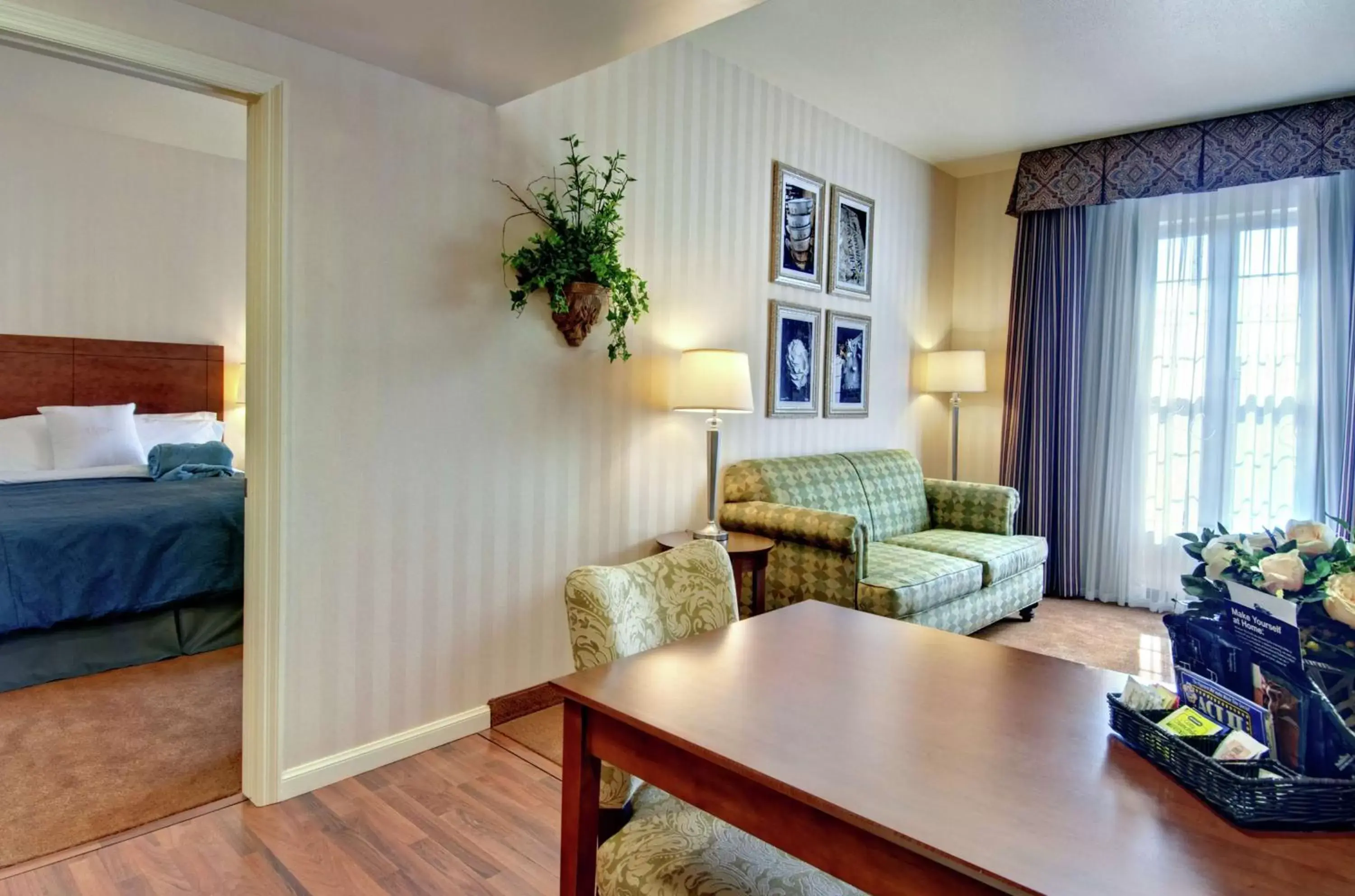 Living room, Seating Area in Homewood Suites by Hilton Sacramento Airport-Natomas