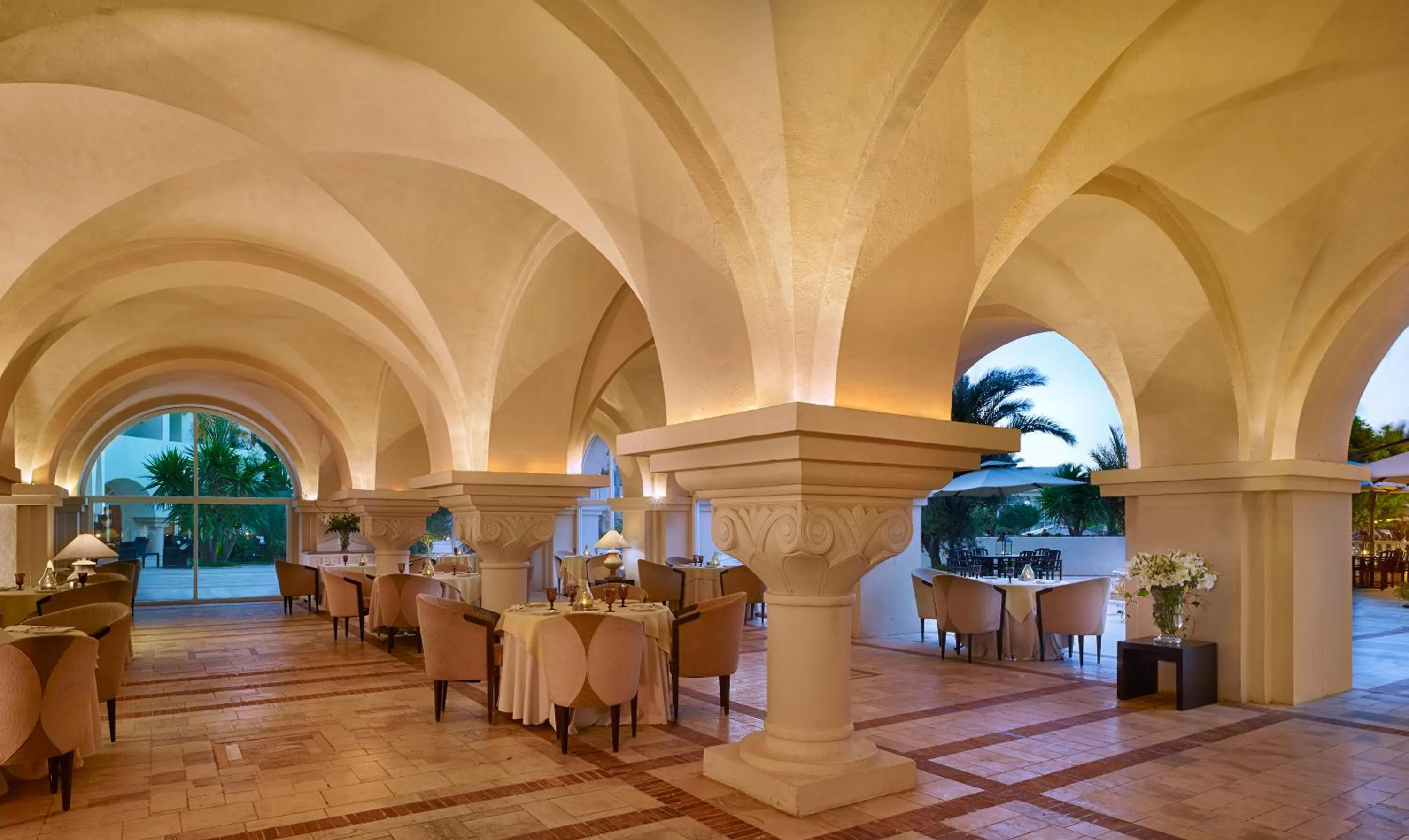 Restaurant/places to eat in The Residence Tunis