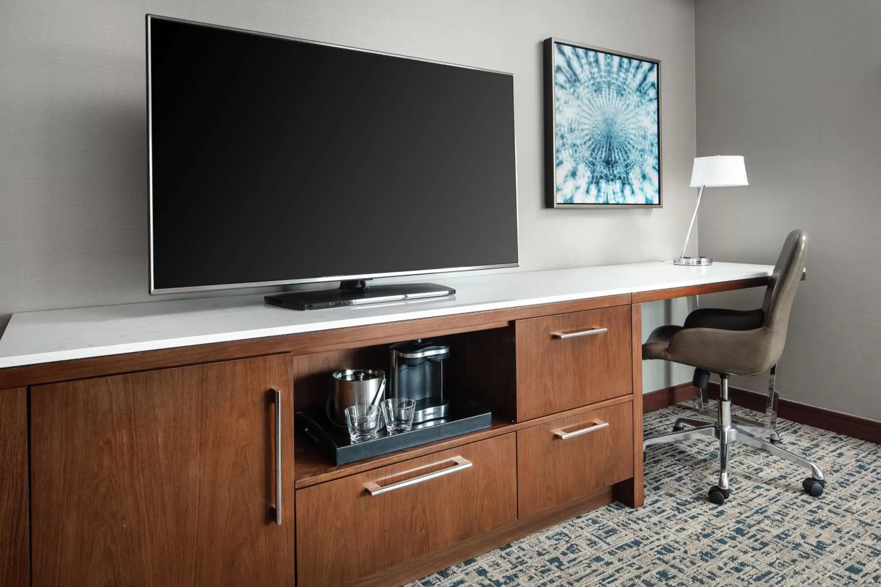 Bedroom, TV/Entertainment Center in Hilton Boston Logan Airport