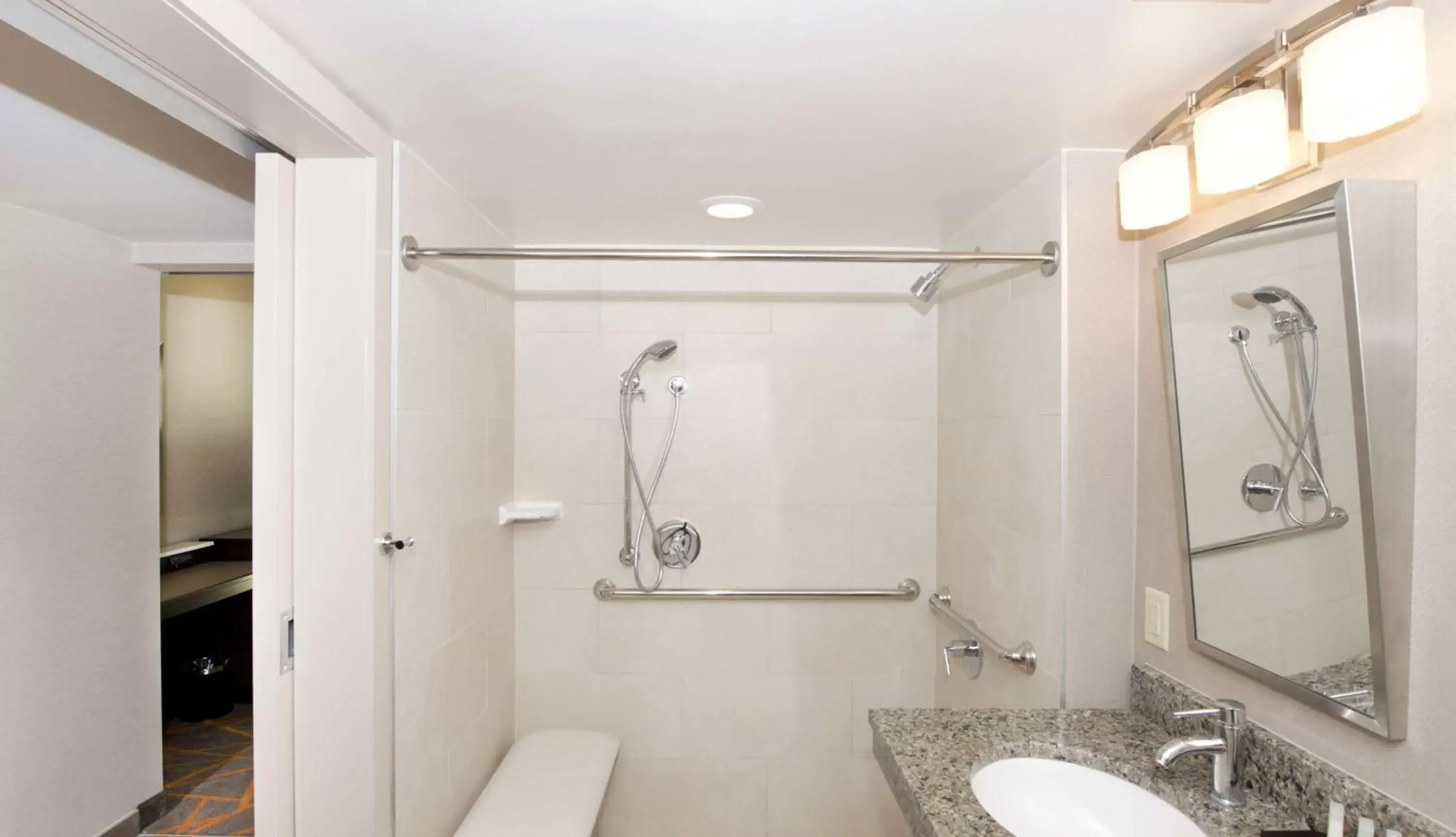 Bathroom in Embassy Suites by Hilton Cincinnati Northeast - Blue Ash