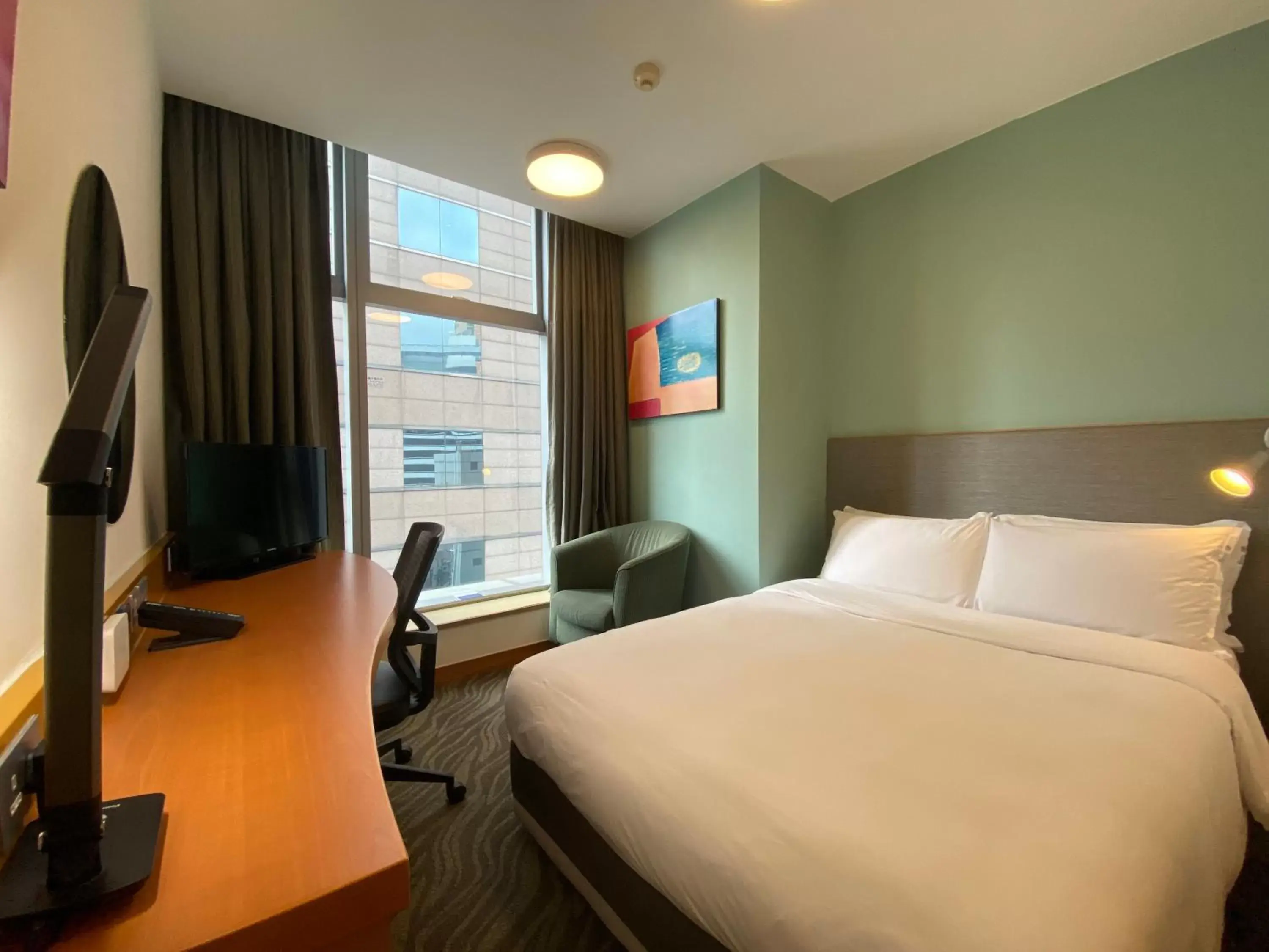 Photo of the whole room, Bed in Holiday Inn Express Hong Kong Causeway Bay, an IHG Hotel