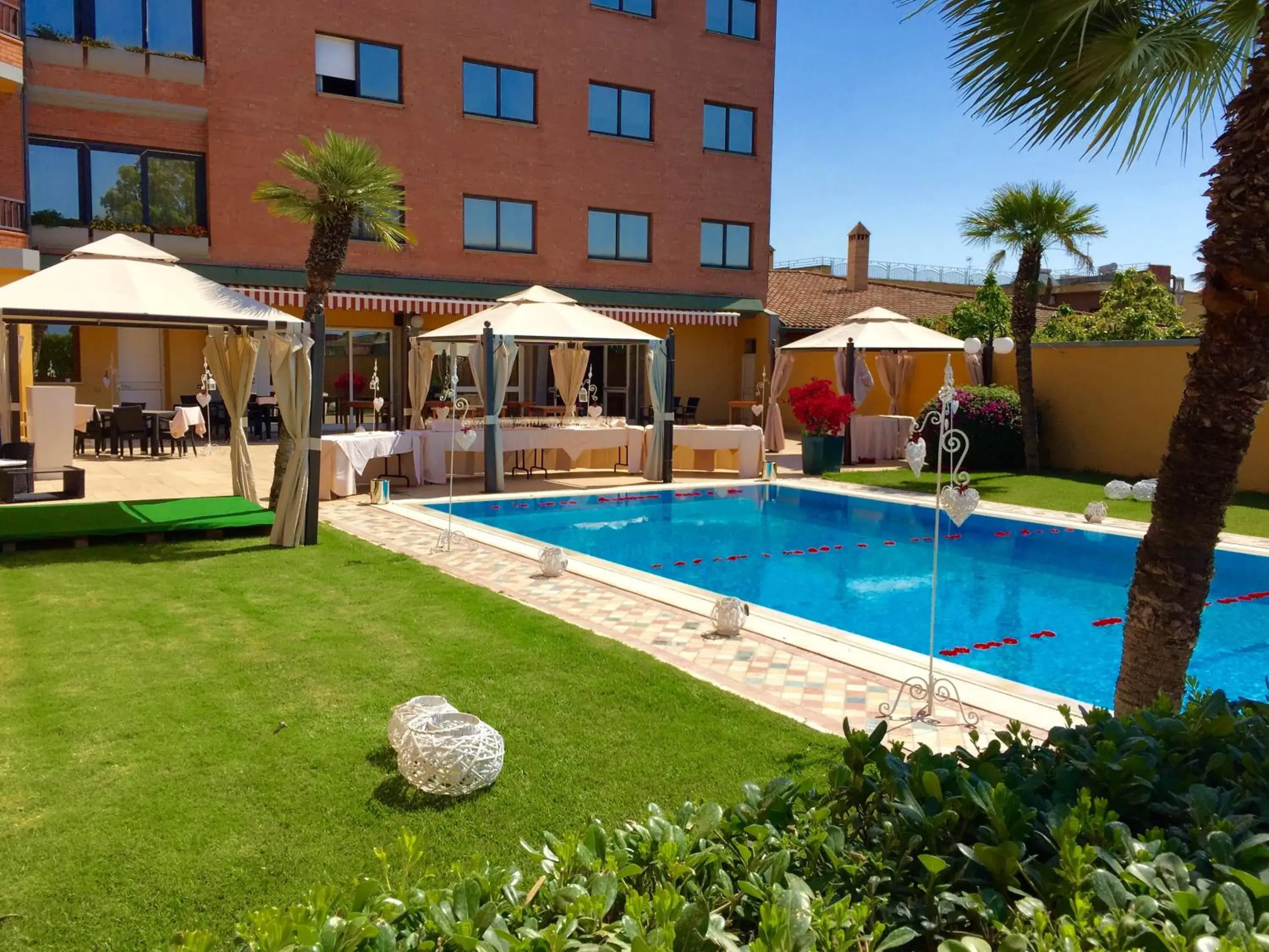 Swimming pool, Property Building in Hotel Grillo