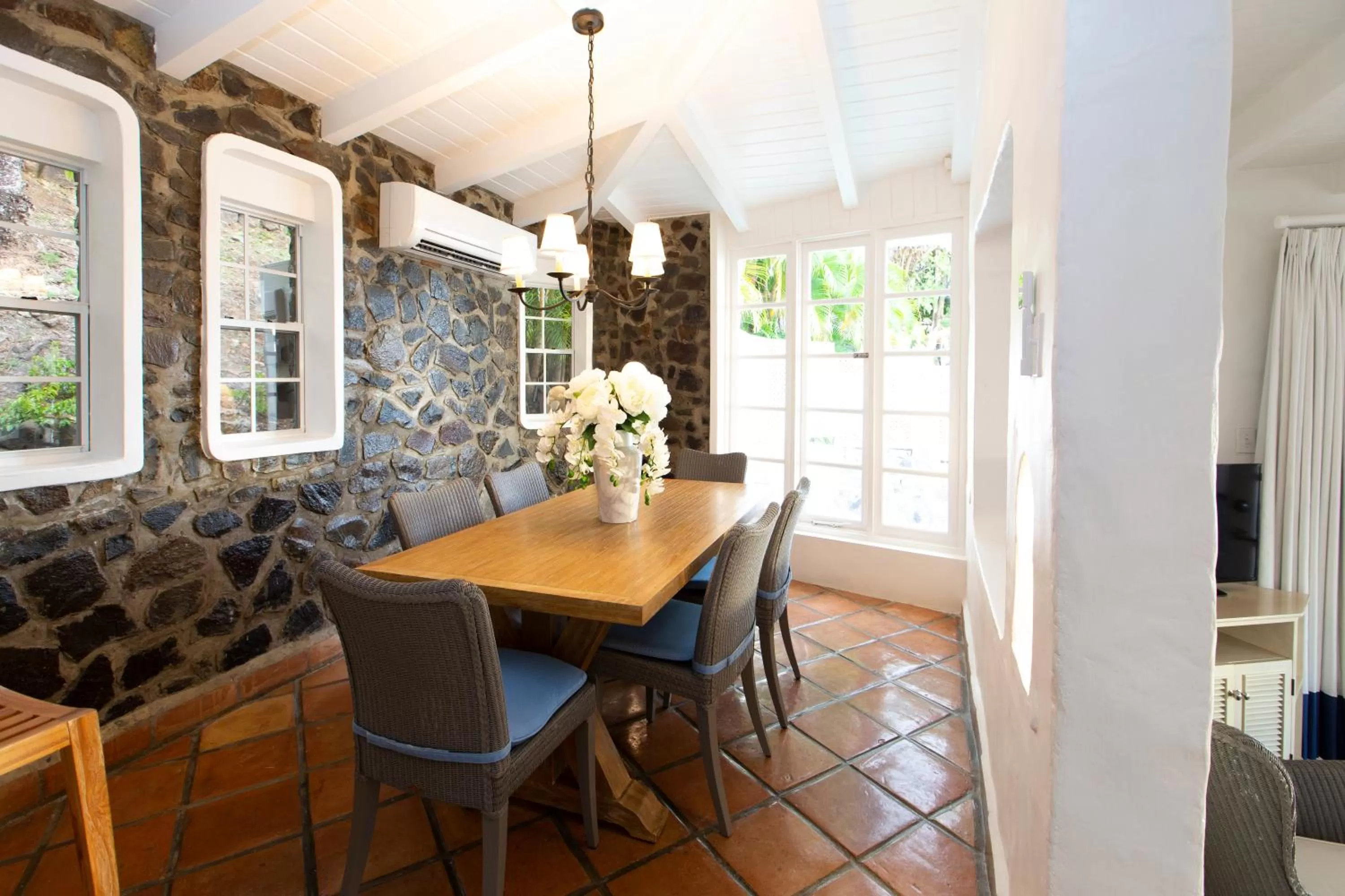 Dining area in Windjammer Landing Resort and Residences
