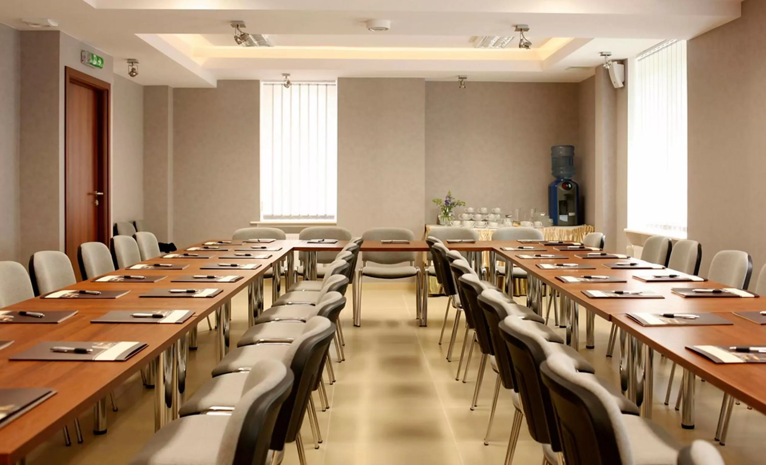 Business facilities in Iskra