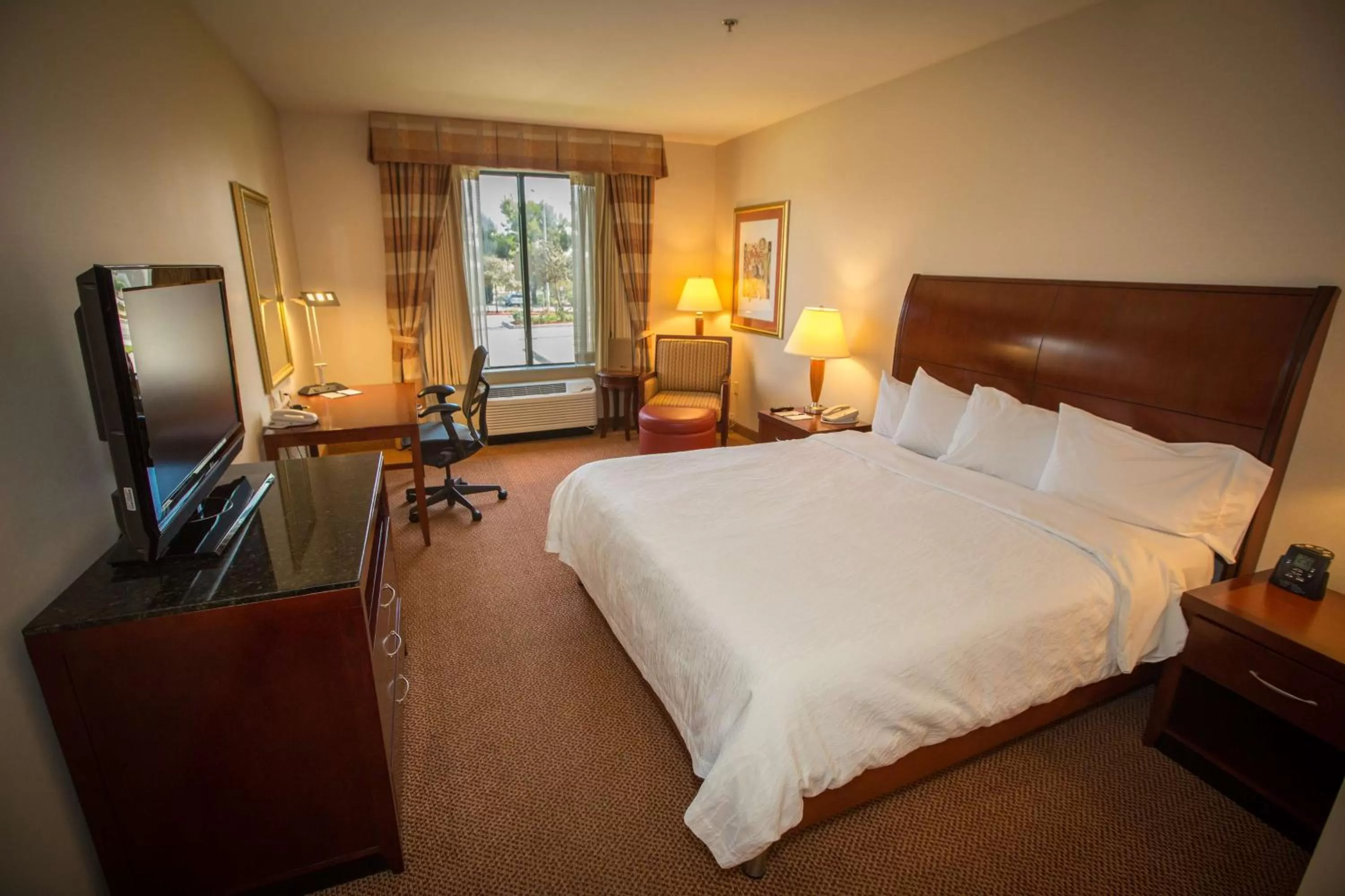 Bed in Hilton Garden Inn Montebello / Los Angeles