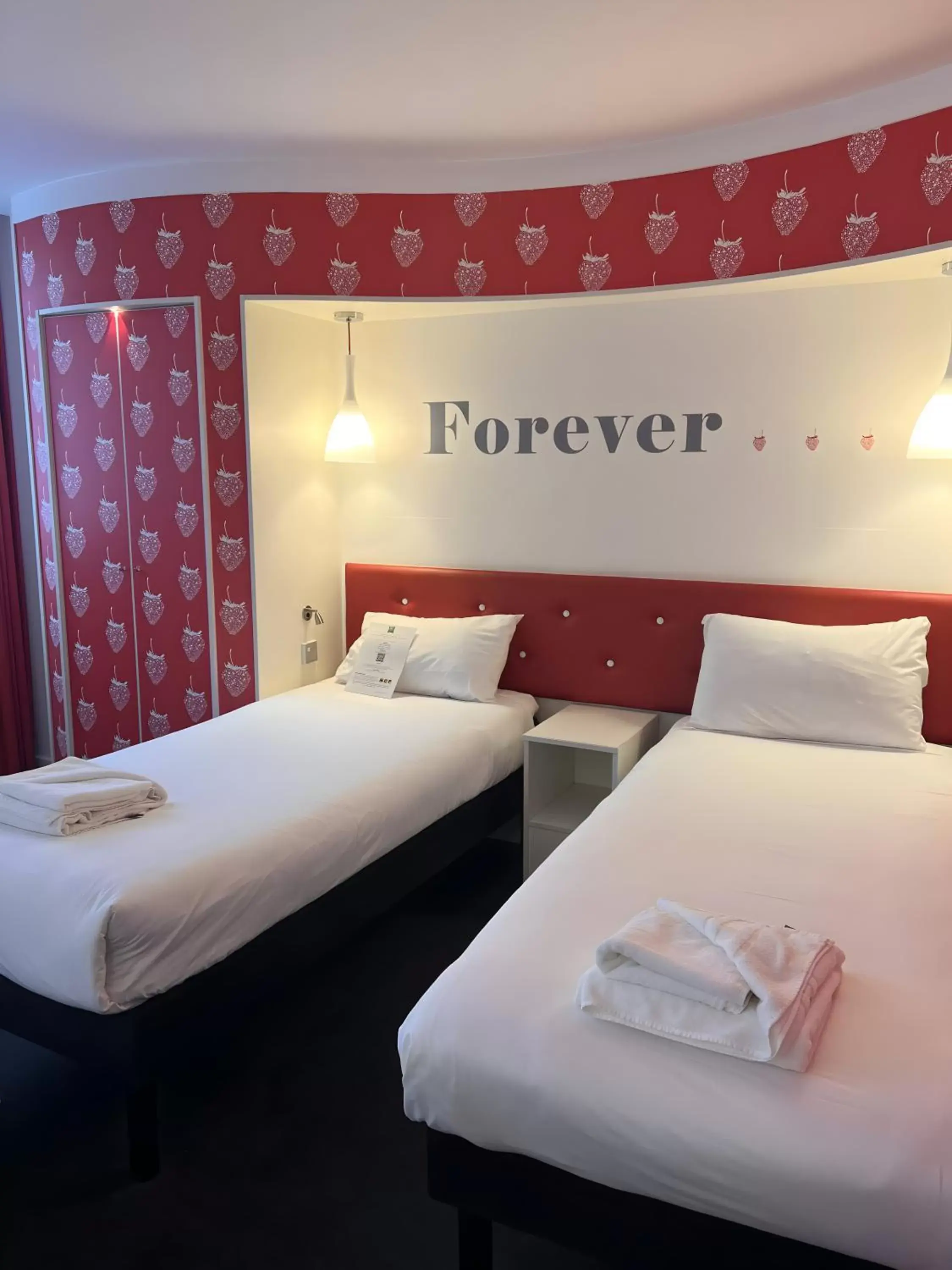 Bed in Ibis Styles Liverpool Centre Dale Street - Cavern Quarter