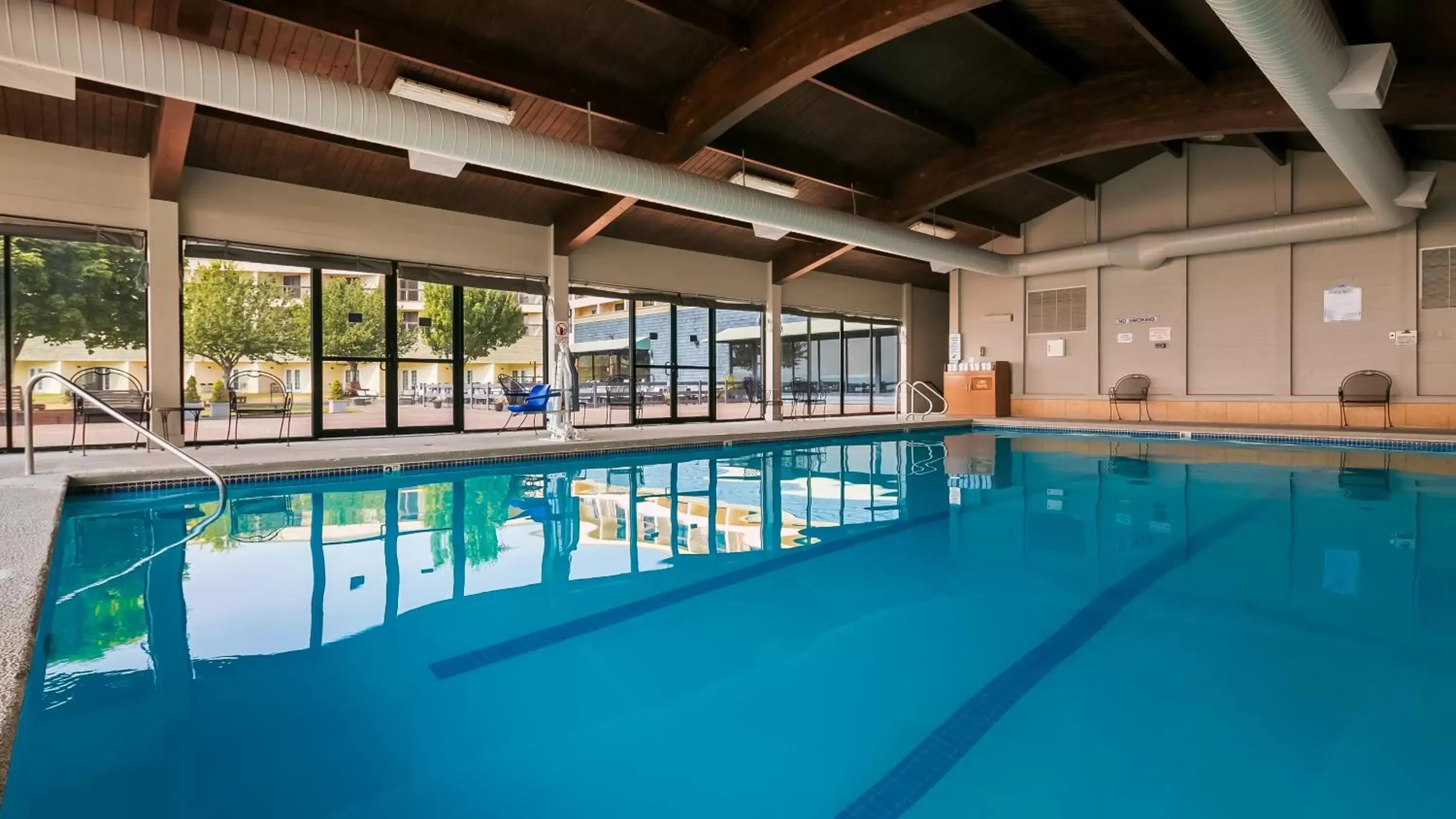 , Swimming Pool in Best Western Plus Silverdale Beach Hotel
