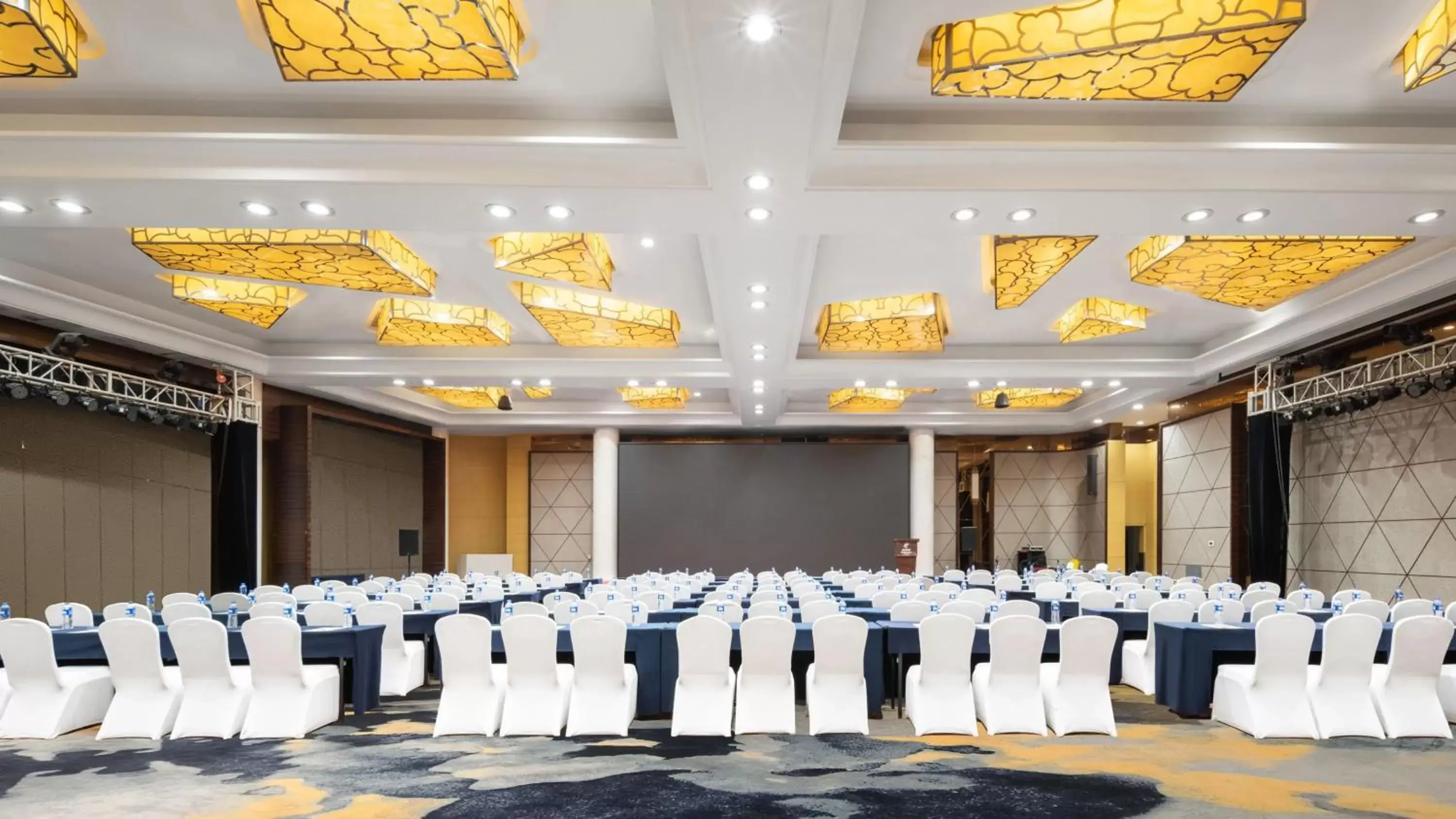 Banquet/Function facilities in Holiday Inn Shijiazhuang Central, an IHG Hotel