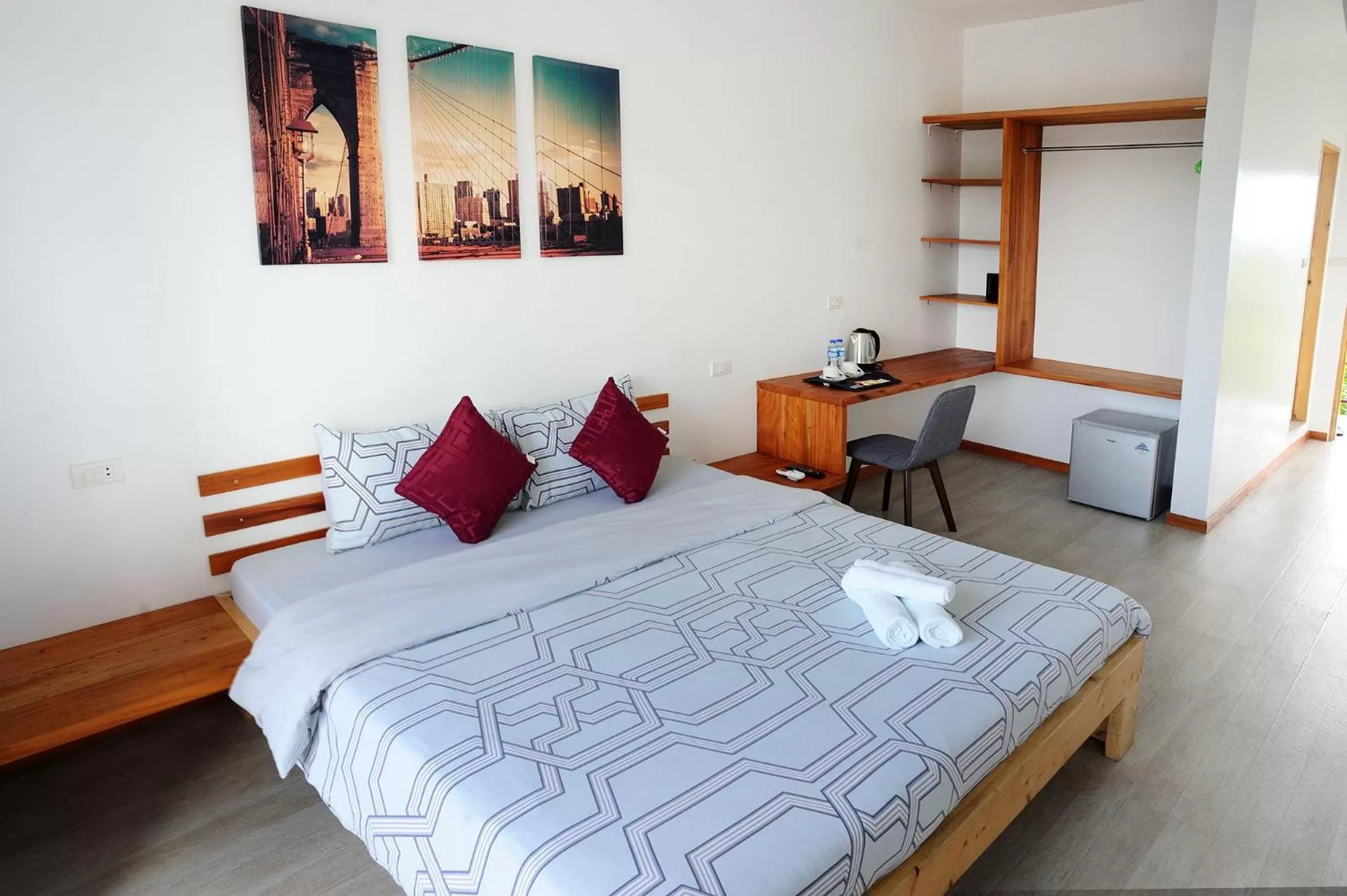 Photo of the whole room, Bed in Tamarind