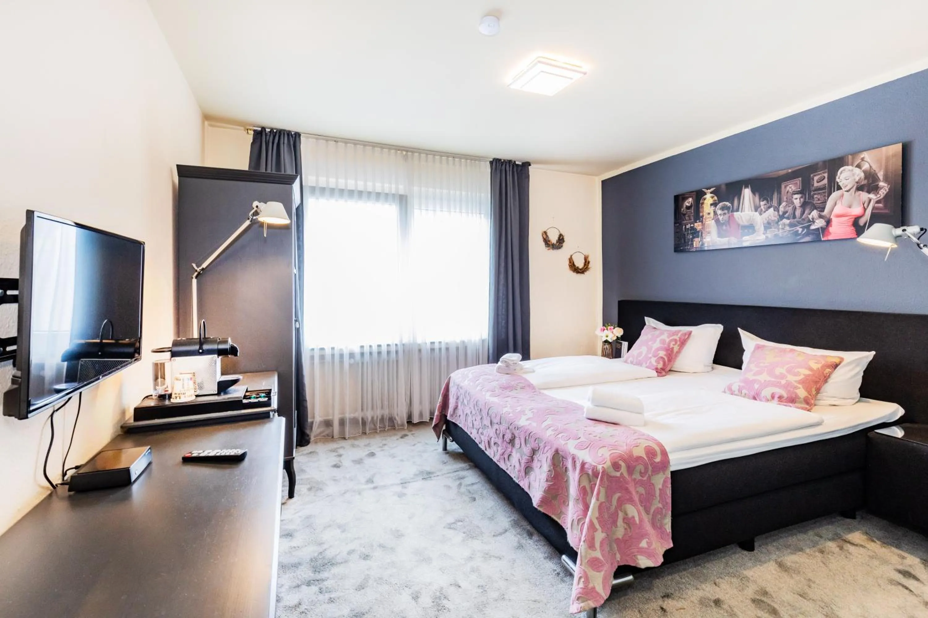 Photo of the whole room, Bed in Hotel Fürst Garden