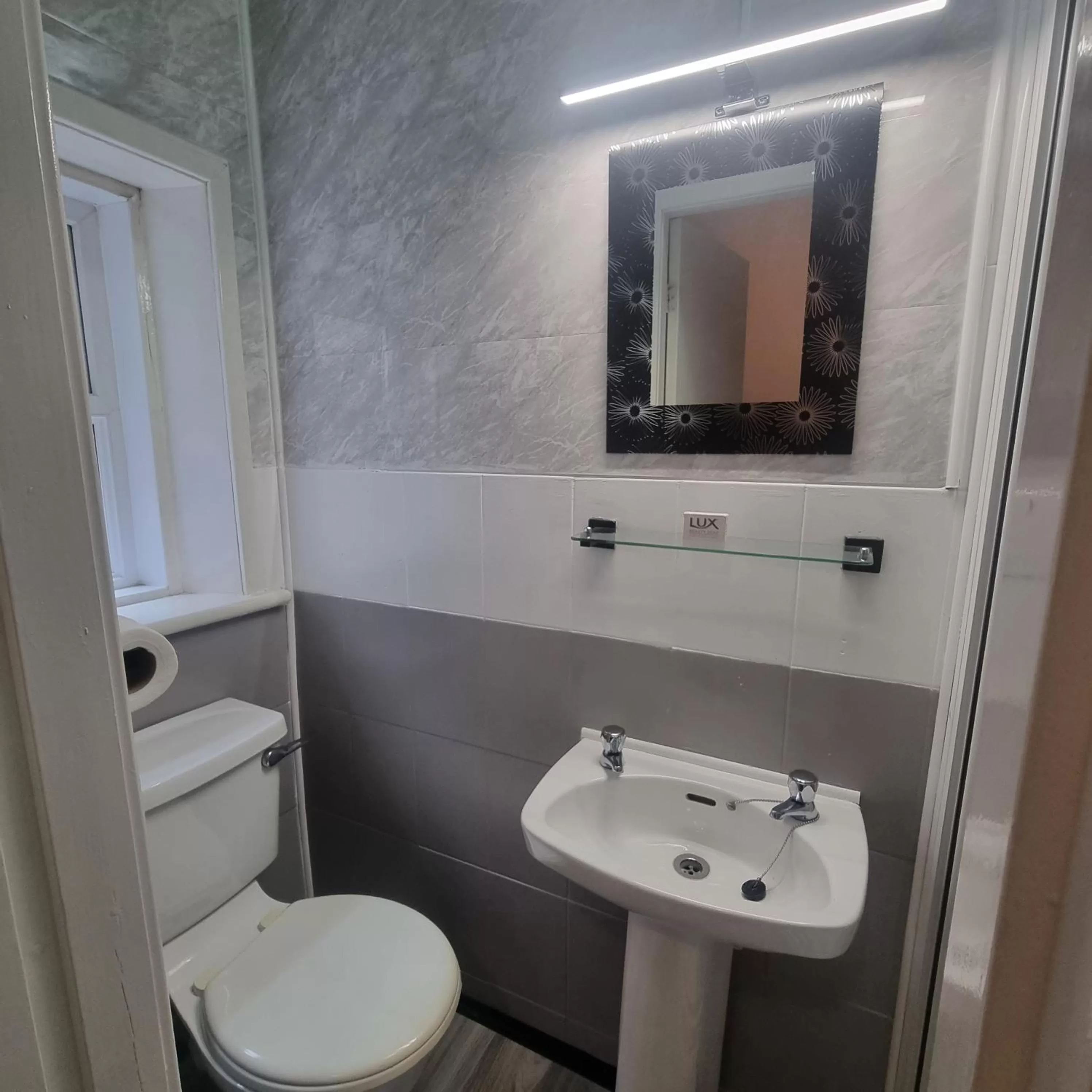 Palm Beach Hotel by the Sea