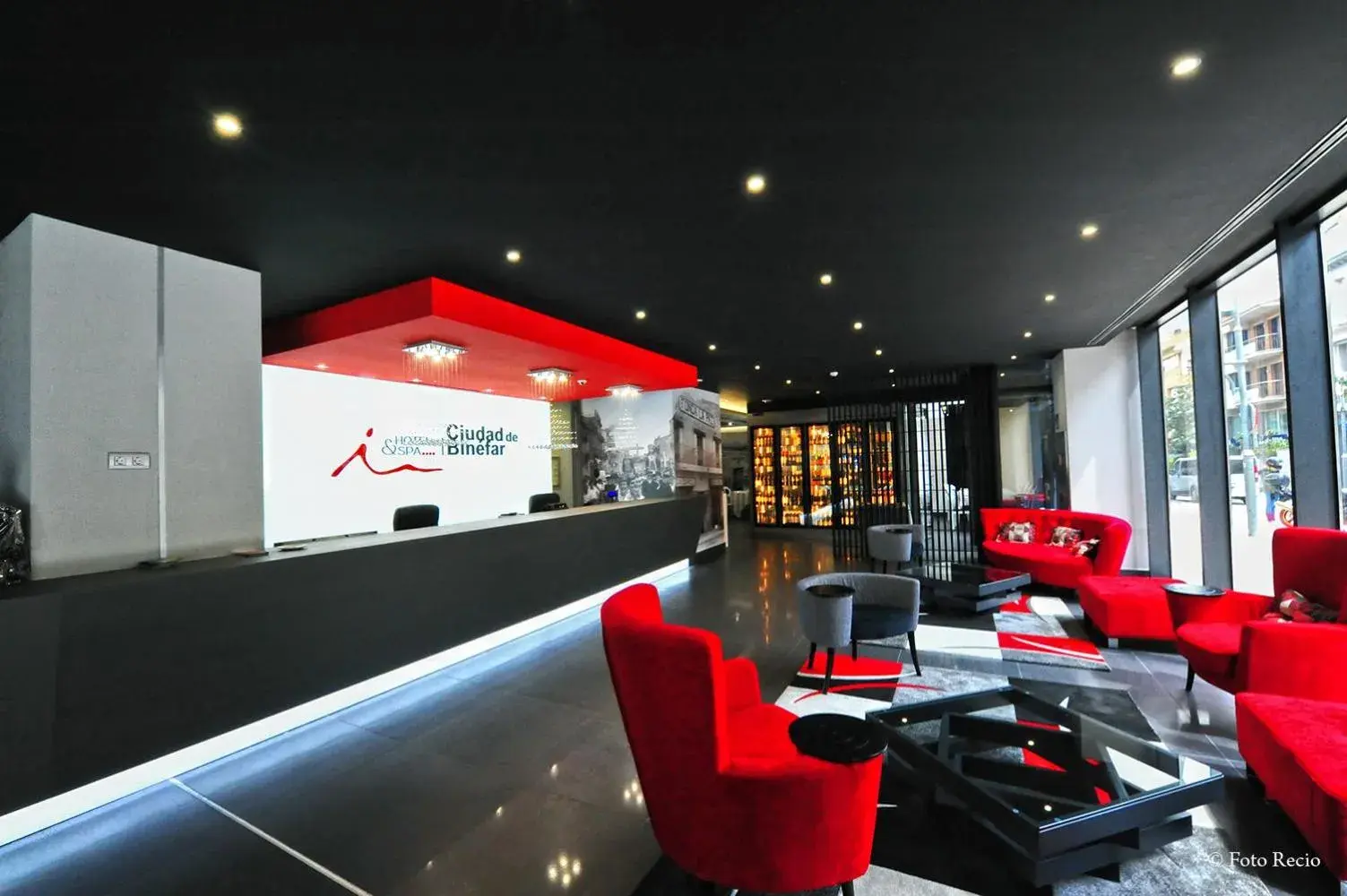 Communal lounge/ TV room, Lounge/Bar in Hotel & Spa Ciudad de Bin¿r