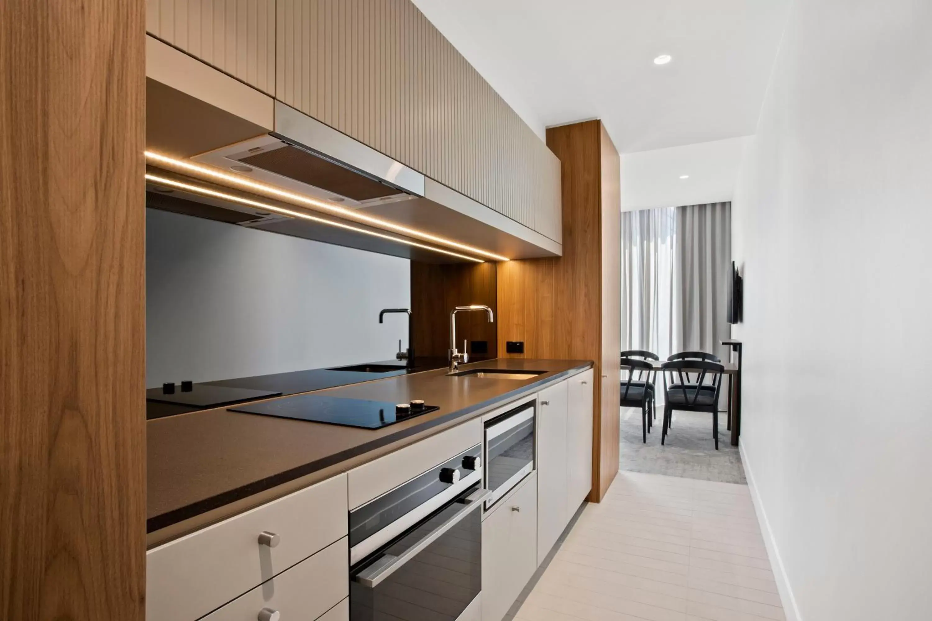 Kitchen/Kitchenette in Adina Apartment Hotel Melbourne Southbank