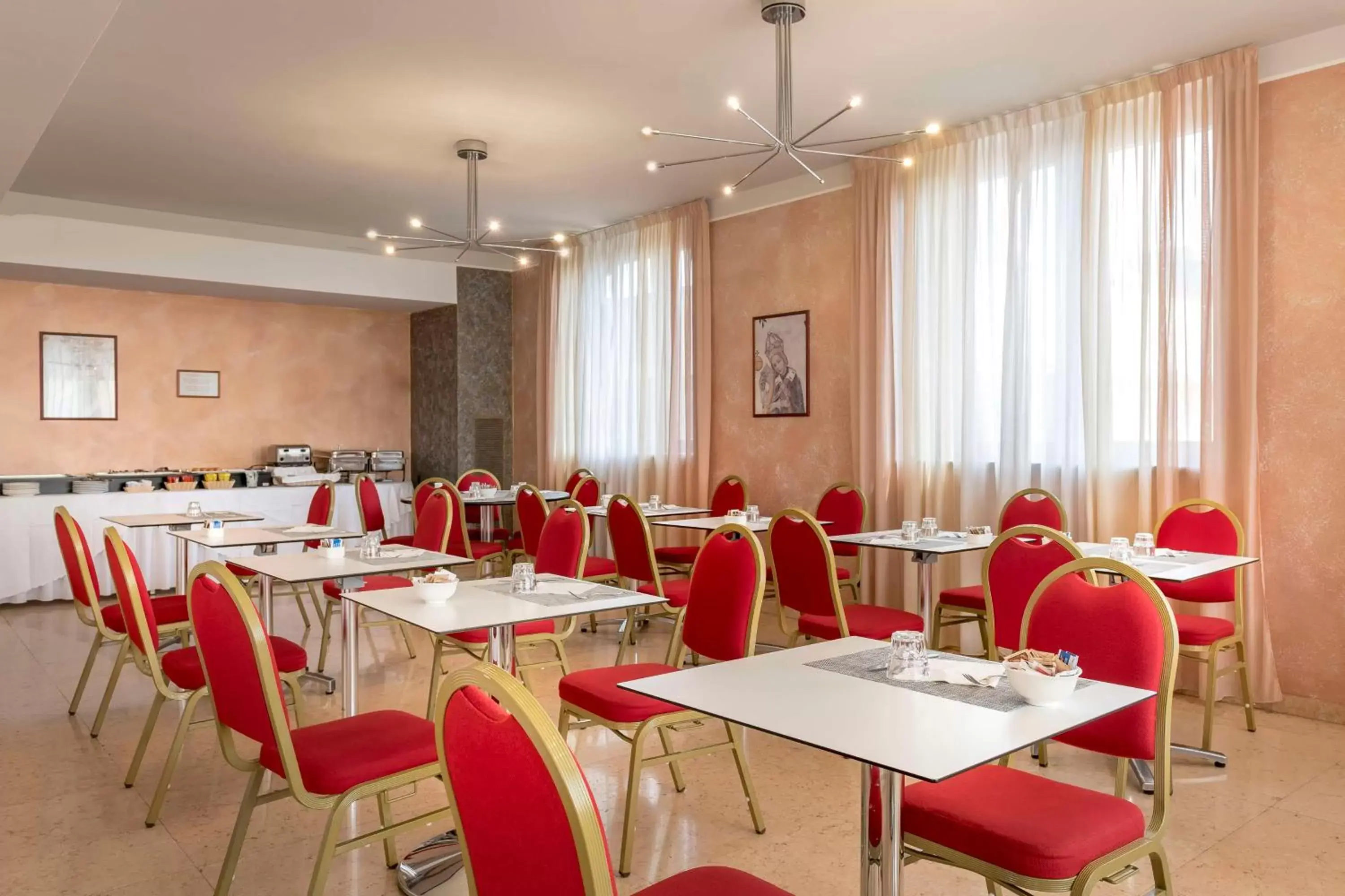 Breakfast, Restaurant/Places to Eat in Best Western Cavalieri Della Corona