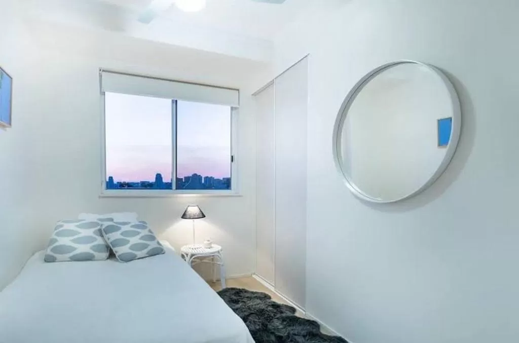 Bed in Goldsborough Place Apartments