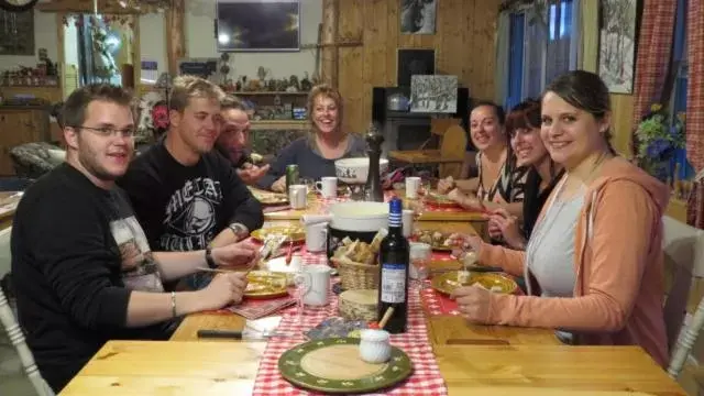 Guests in Le Gîte Ambrelane