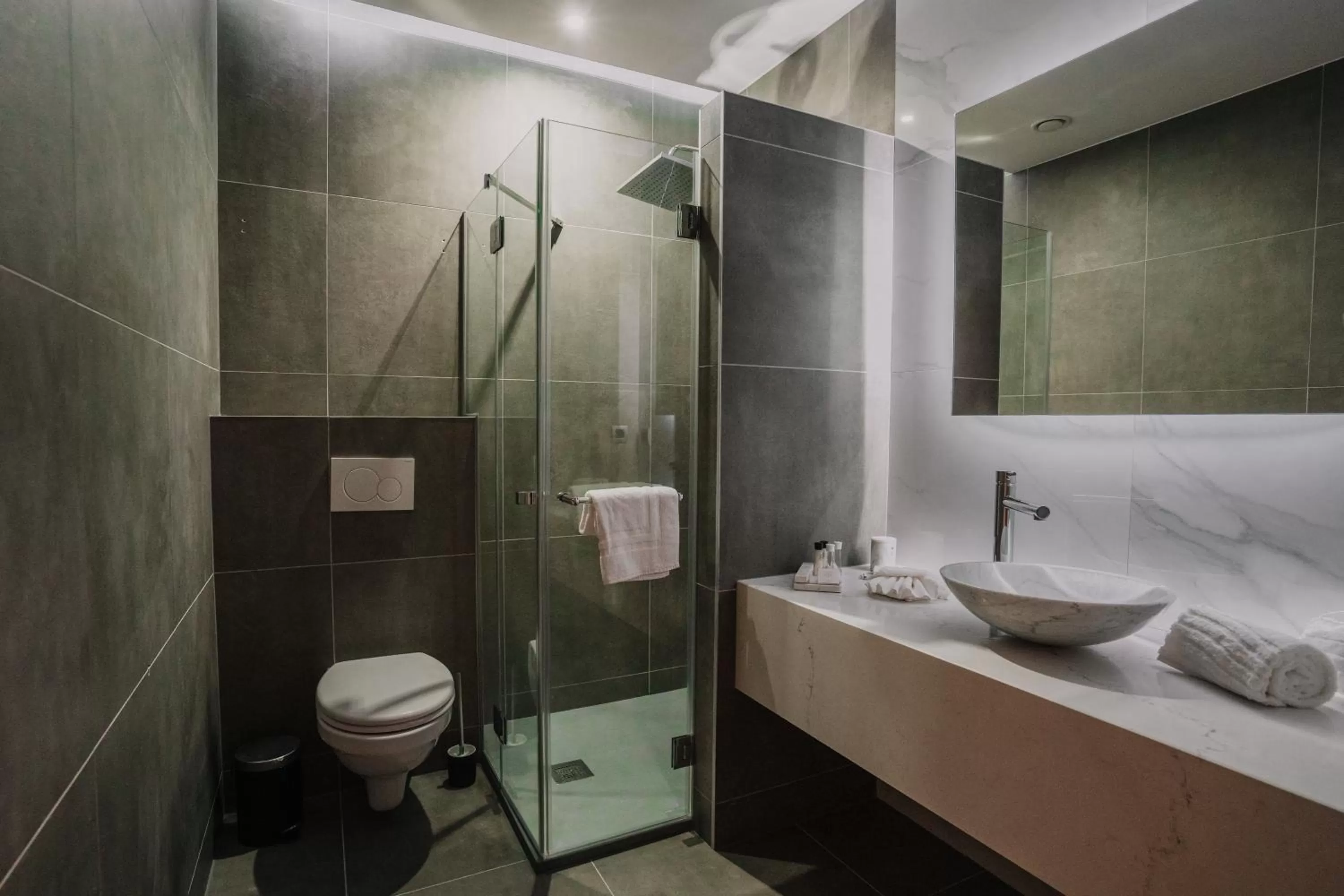 Bathroom in Hôtel Concorde