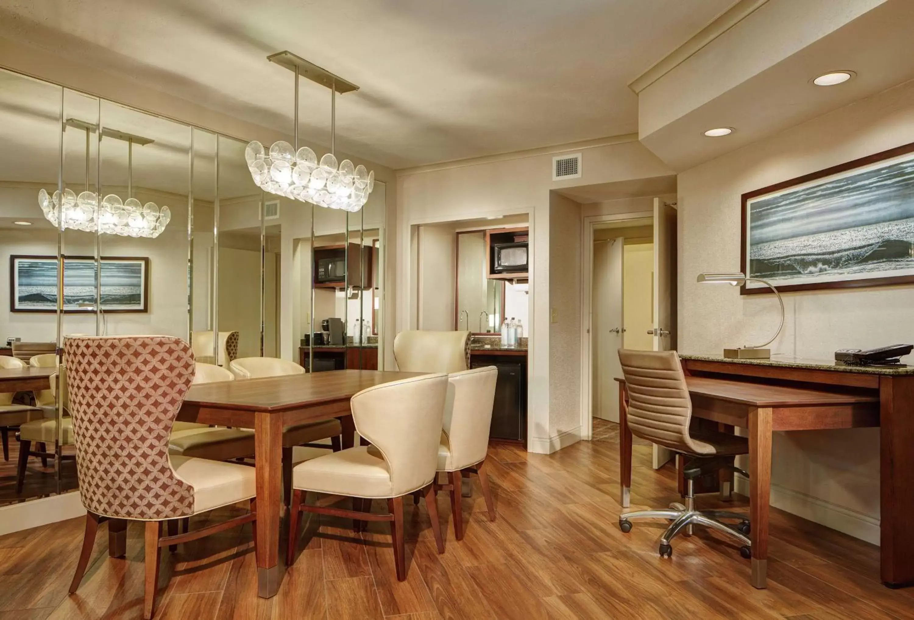 Living room, Seating Area in Embassy Suites by Hilton San Diego La Jolla