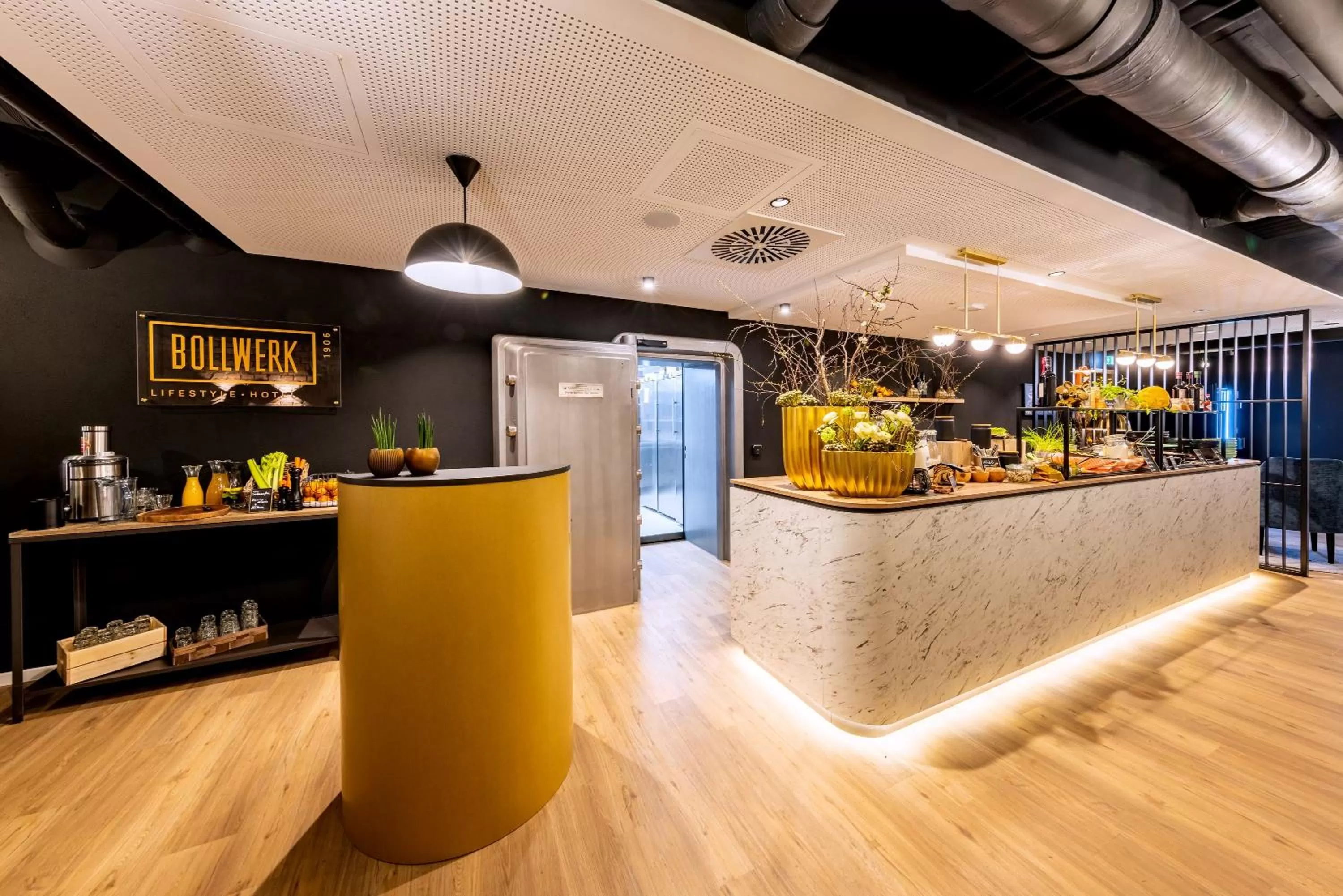Breakfast in BOLLWERK Lifestyle Hotel, automatisiertes Hotel mit Self Check In