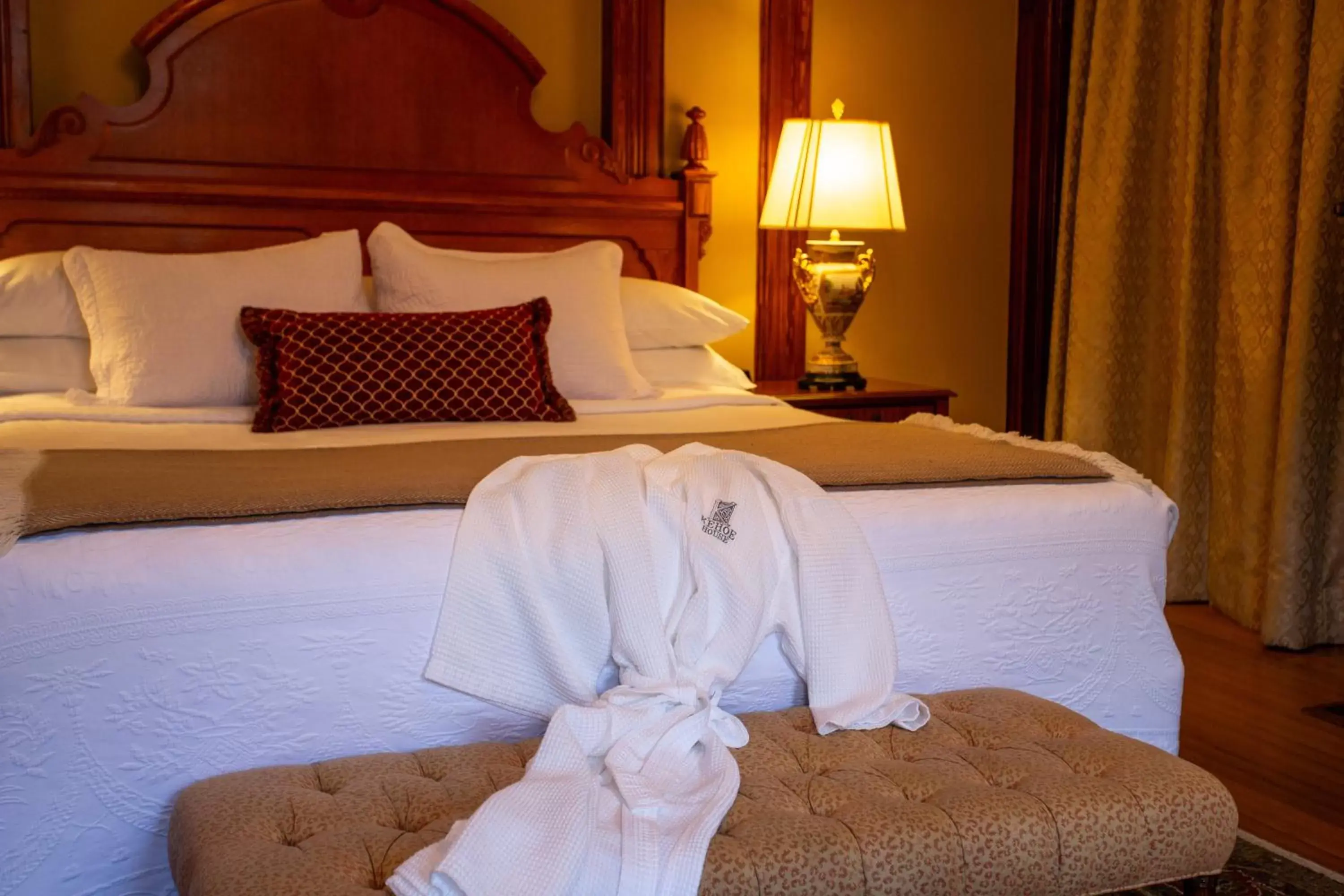 Bedroom, Bed in Kehoe House, Historic Inns of Savannah Collection