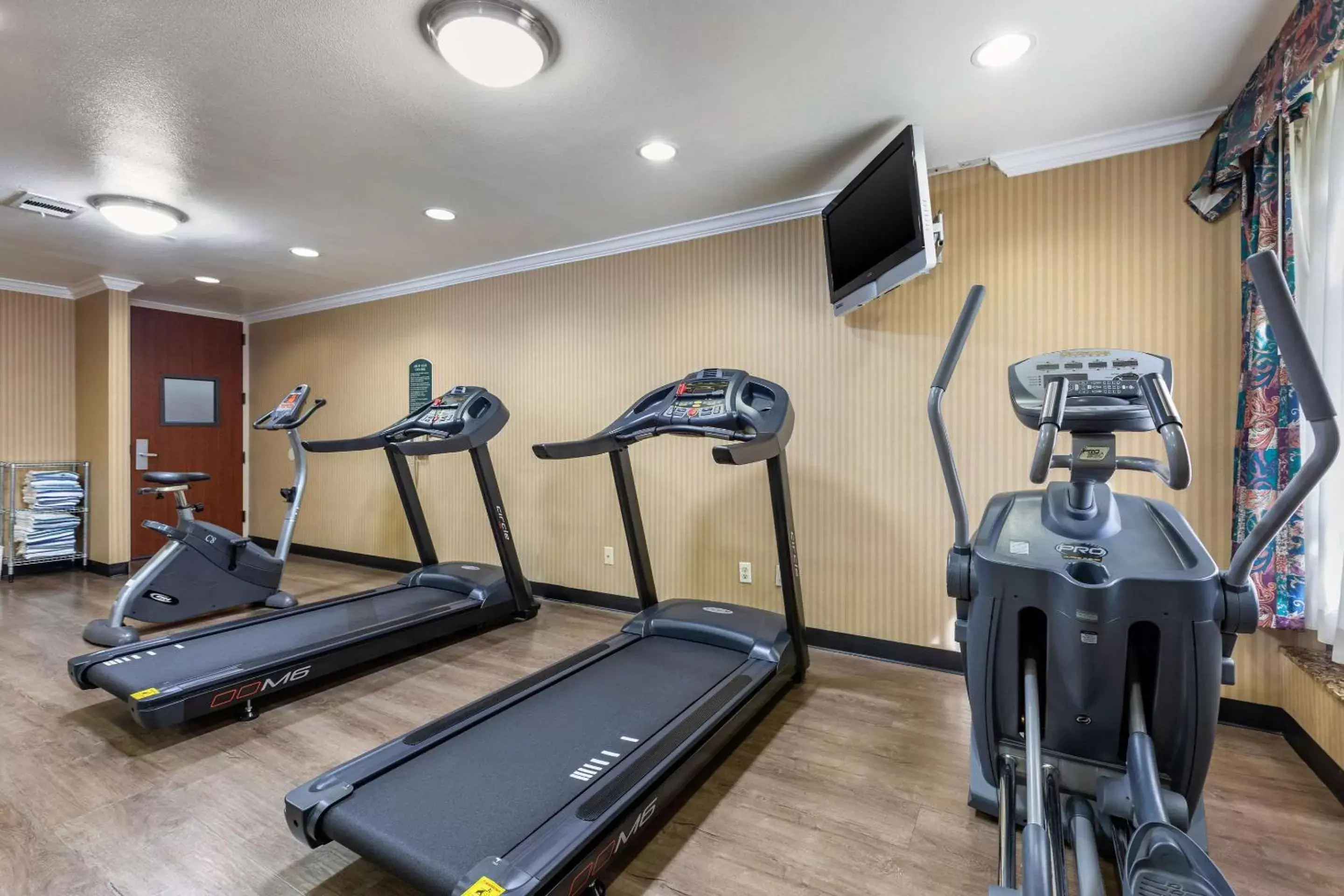 Fitness centre/facilities, Fitness Center/Facilities in Comfort Inn Anaheim Resort