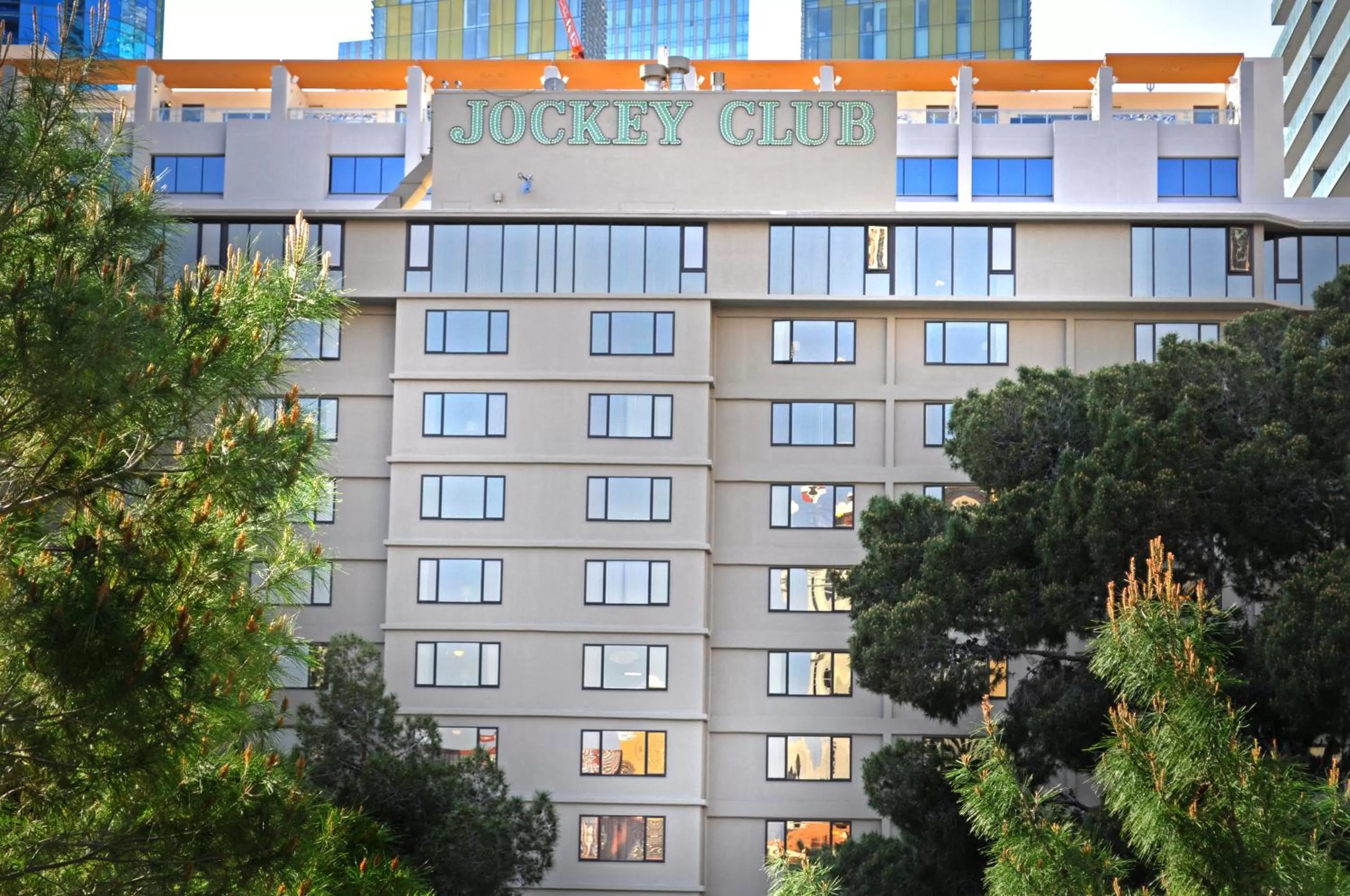 Facade/entrance in Jockey Club Suites
