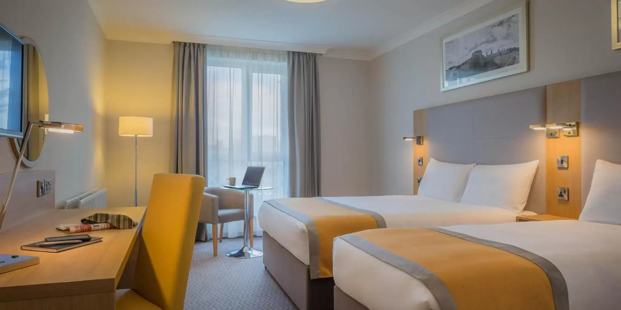 Bedroom, Bed in Maldron Hotel Tallaght