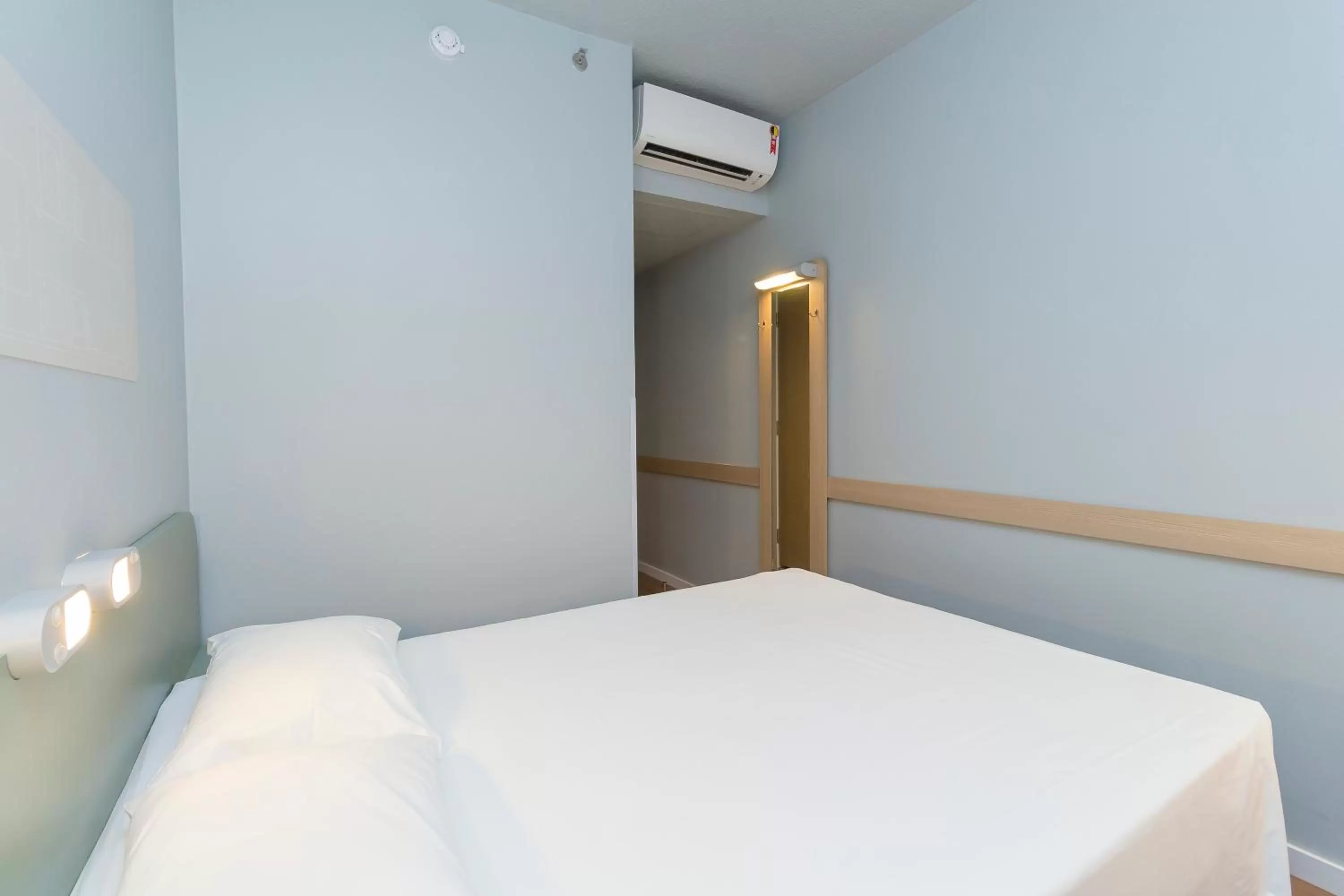 Bed in ibis budget Blumenau